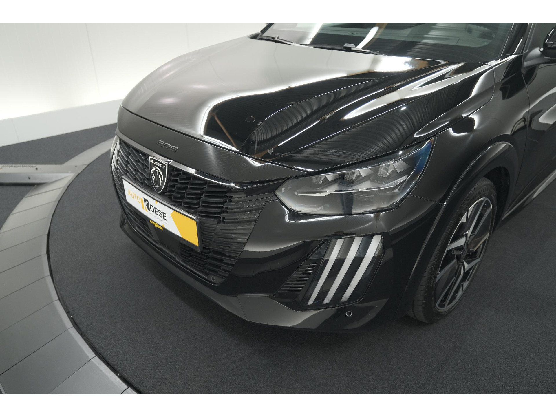 Peugeot 208 1.2 Hybrid 145 e-DCS6 GT | Alcantara Pakket | Camera | Apple Carplay | Stoelverwarming