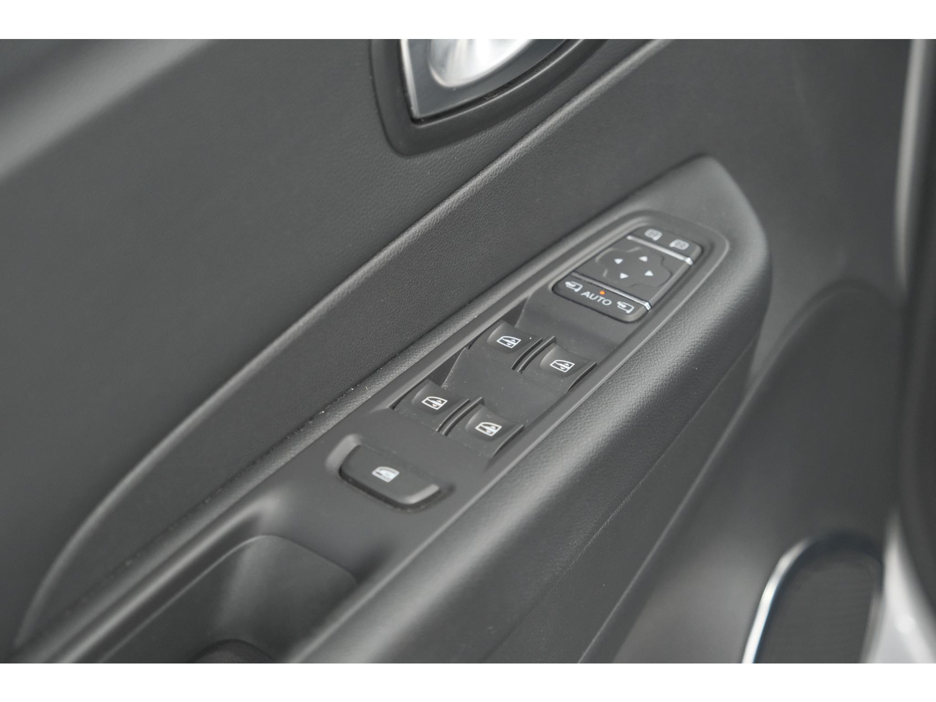 Renault Captur TCe 90 Intens | Camera | Dodehoekdetectie | Navigatie | Parkeersensoren