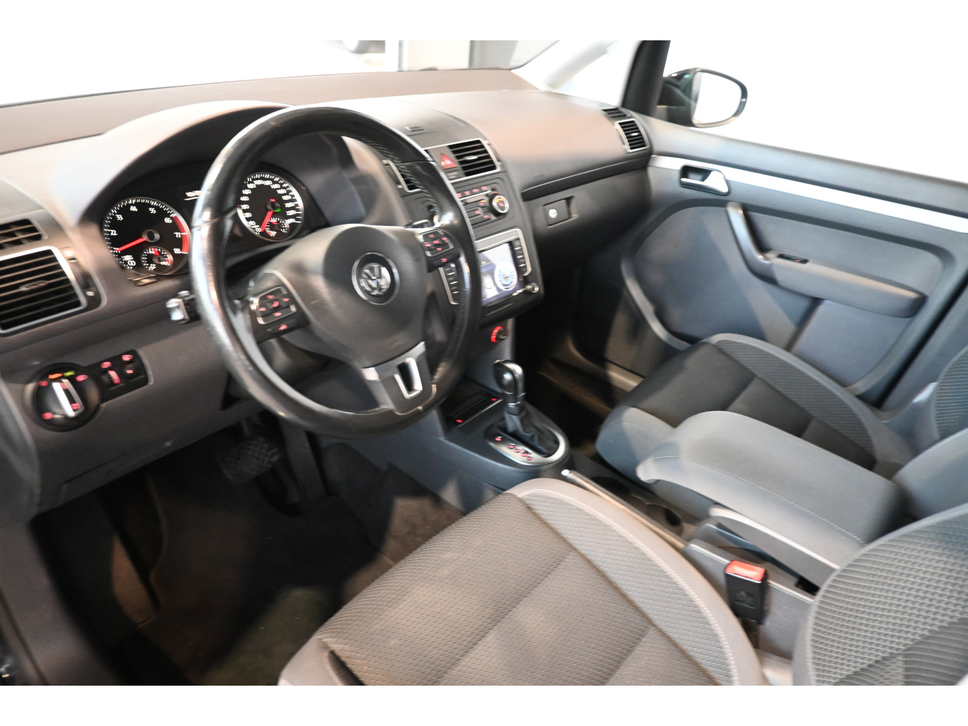 Volkswagen Touran 1.4 TSI Highline Automaat Clima Stoelverwarming Goed Onderhouden! Inruil Mogelijk!