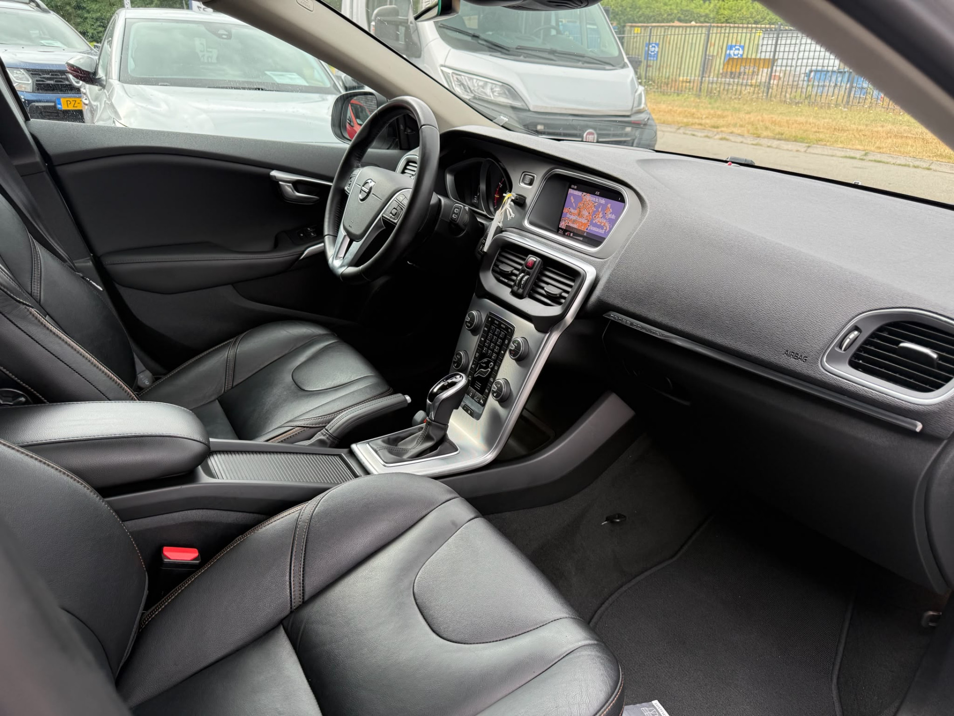 Volvo V40 Cross Country 1.5 T3 Summum | 2E EIGENAAR | 3/6 of 12 MND GARANTIE | PANO DAK | CAMERA | NAVI | MEMORY |