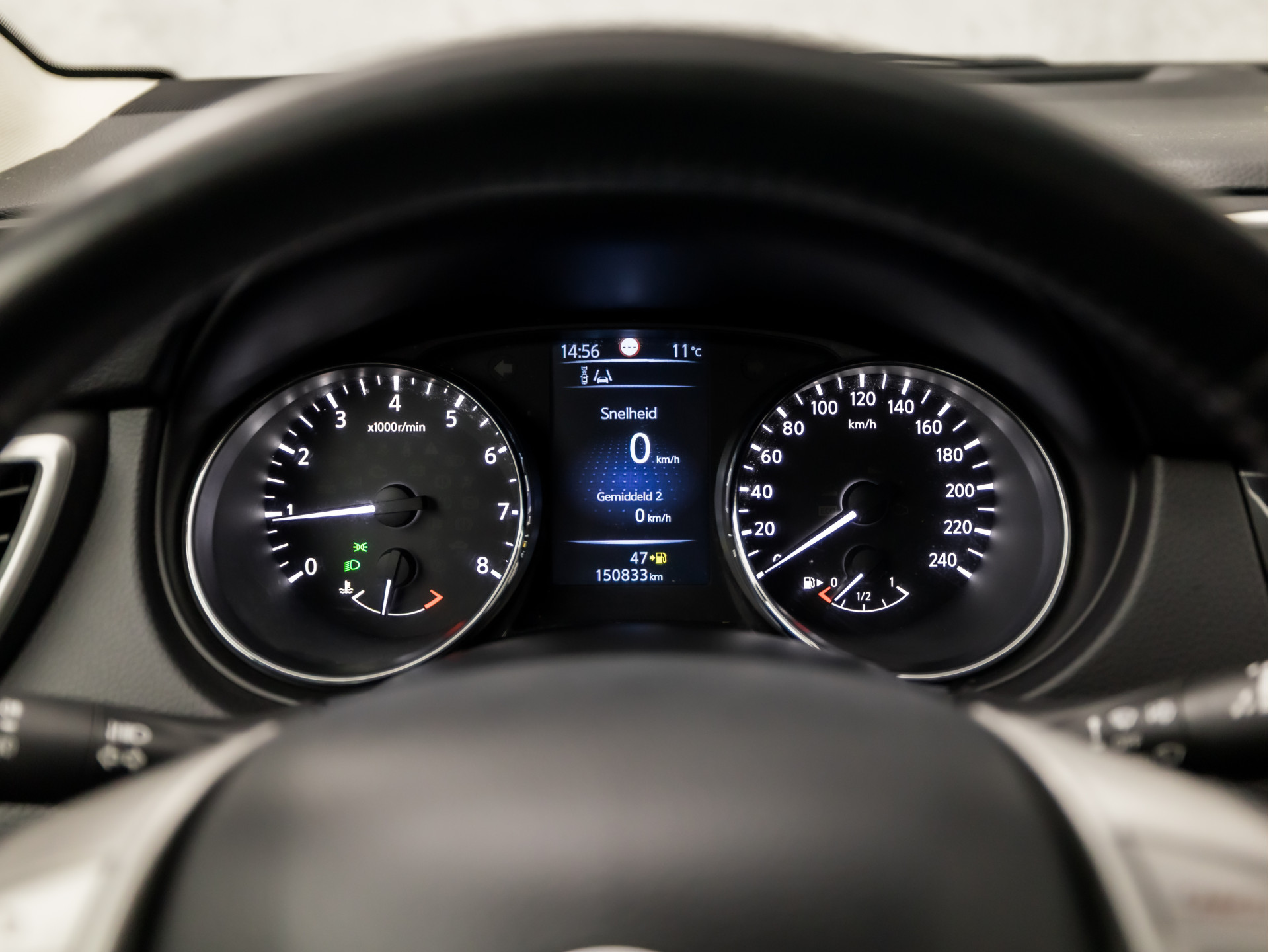 Nissan Qashqai 1.2 Acenta Sport (NAVIGATIE, CLIMATE, STOELVERWARMING, CAMERA, SPORTSTOELEN, PARKEERSENSOREN, CRUISE, NIEUWE APK, NIEUWSTAAT)