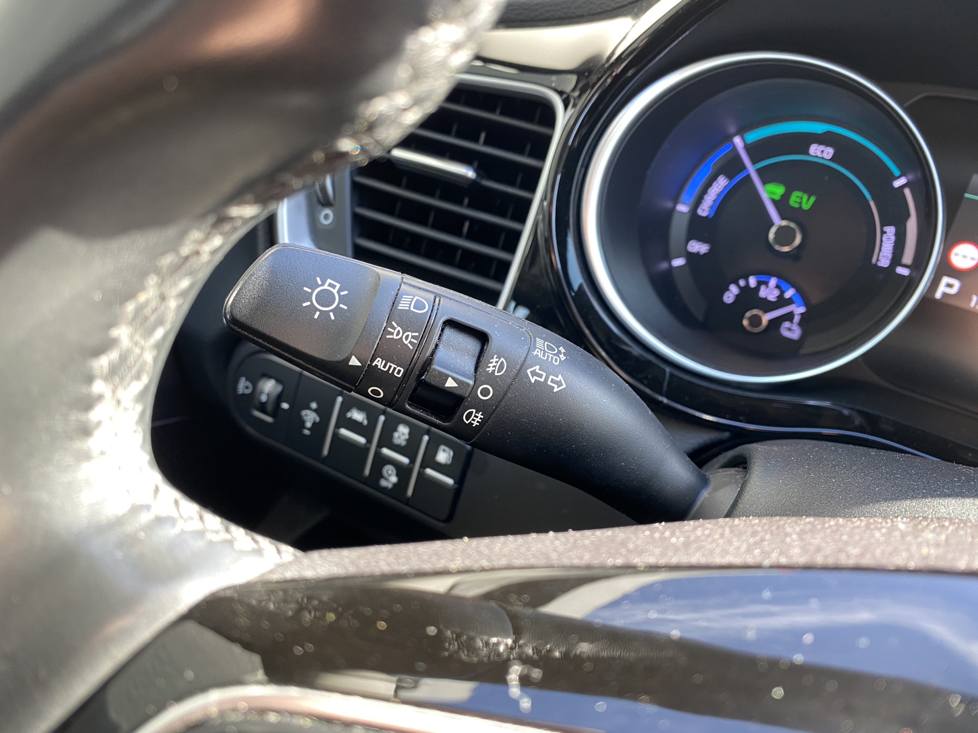 Kia XCeed 1.6 GDi PHEV 140 pk DynamicPlusLine | navigatie | stoel/stuurverwarming | camera | keyless go | incl. winterset