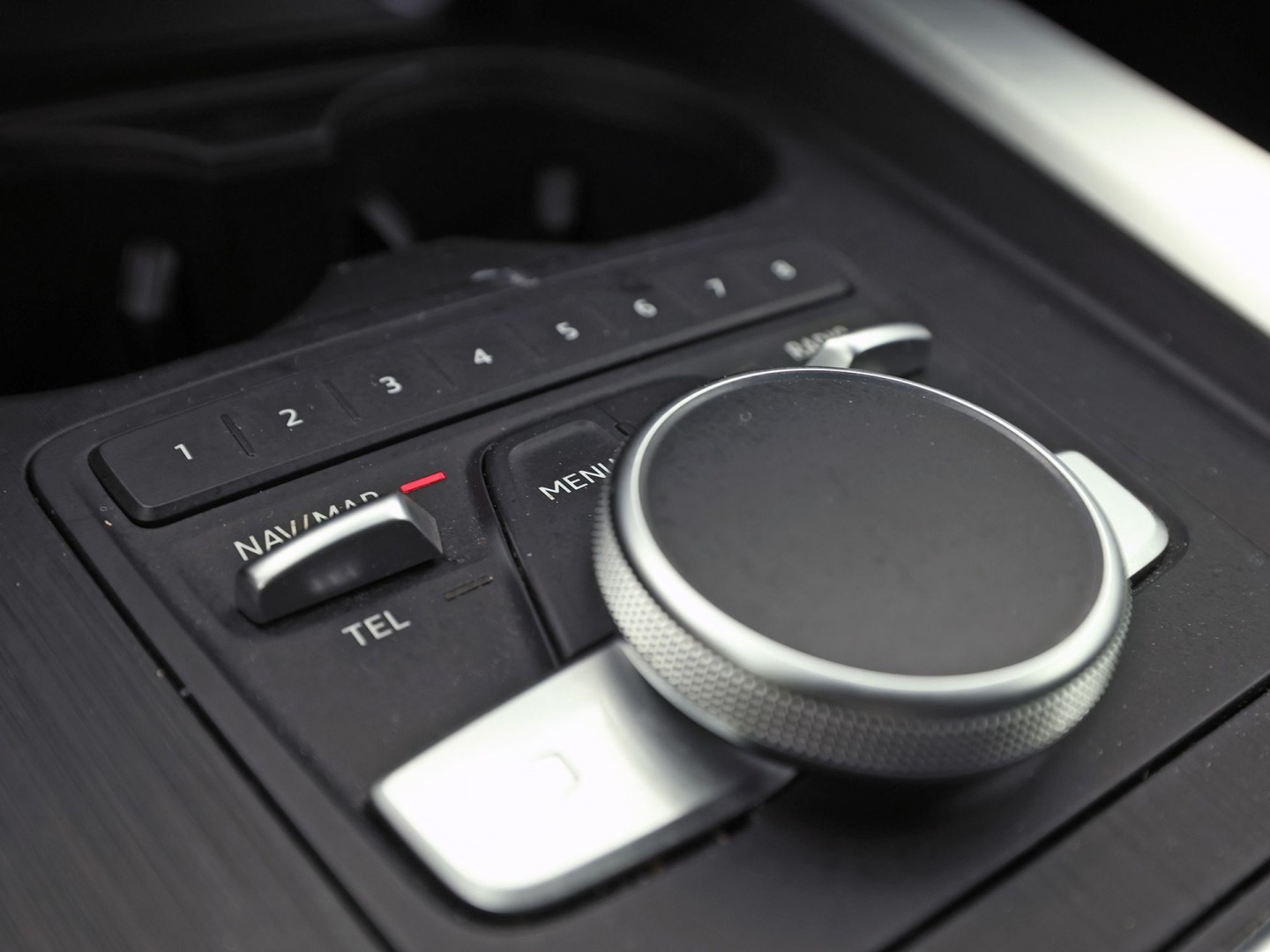 Audi A5 Sportback 2.0 TFSI S-Line Sport 190Pk Automaat (2X S-LINE, VIRTUAL COCKPIT, GROOT NAVI, PLAT SPORTSTUUR, LEDER, STOELVERWARMING, SPORTSTOELEN, GETINT GLAS, PARKEERSENSOREN, NIEUWSTAAT)