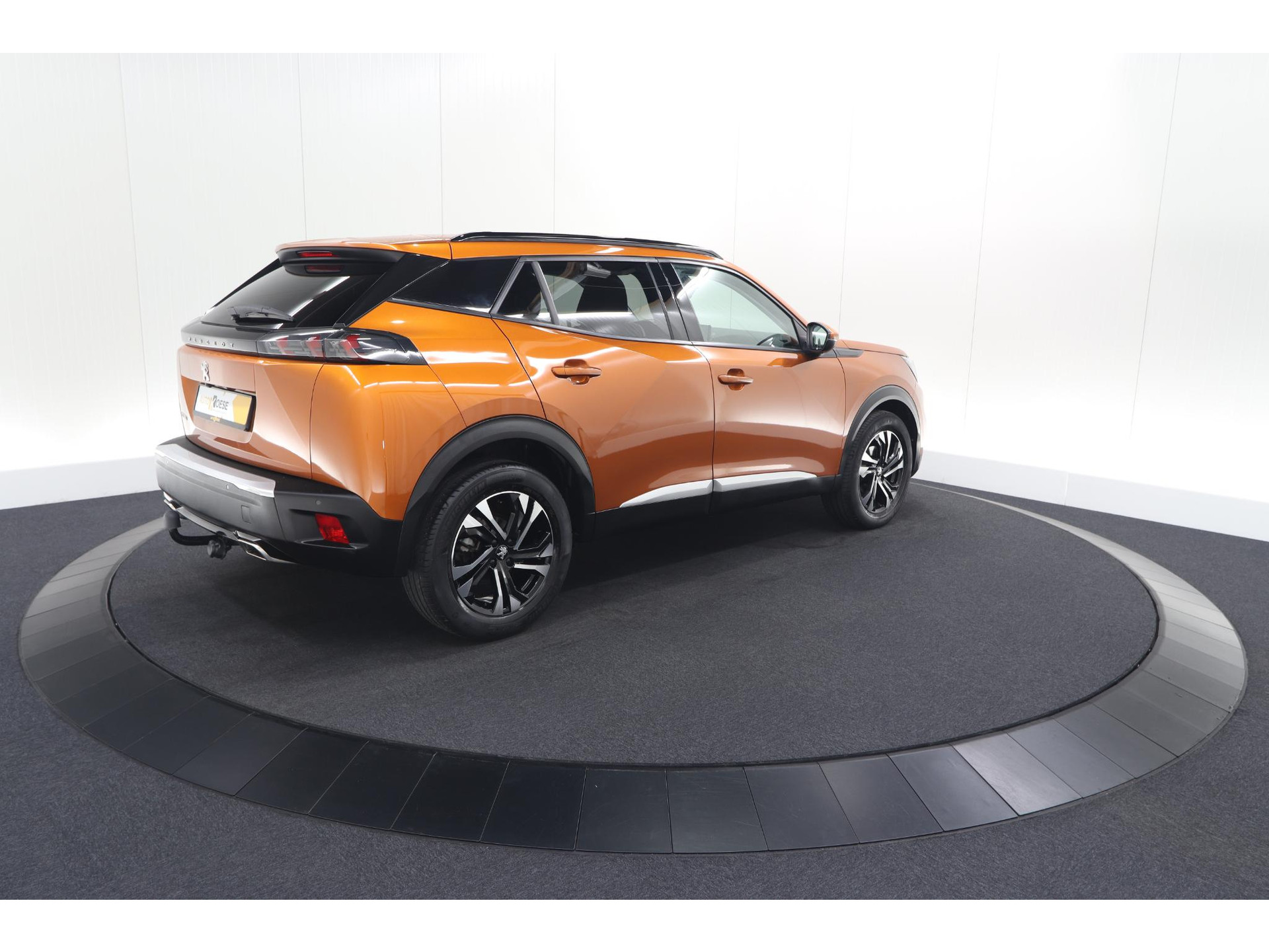 Peugeot 2008 PureTech 130 Allure Pack | Trekhaak | Adaptieve Cruise Control | Camera | Stoelverwarming