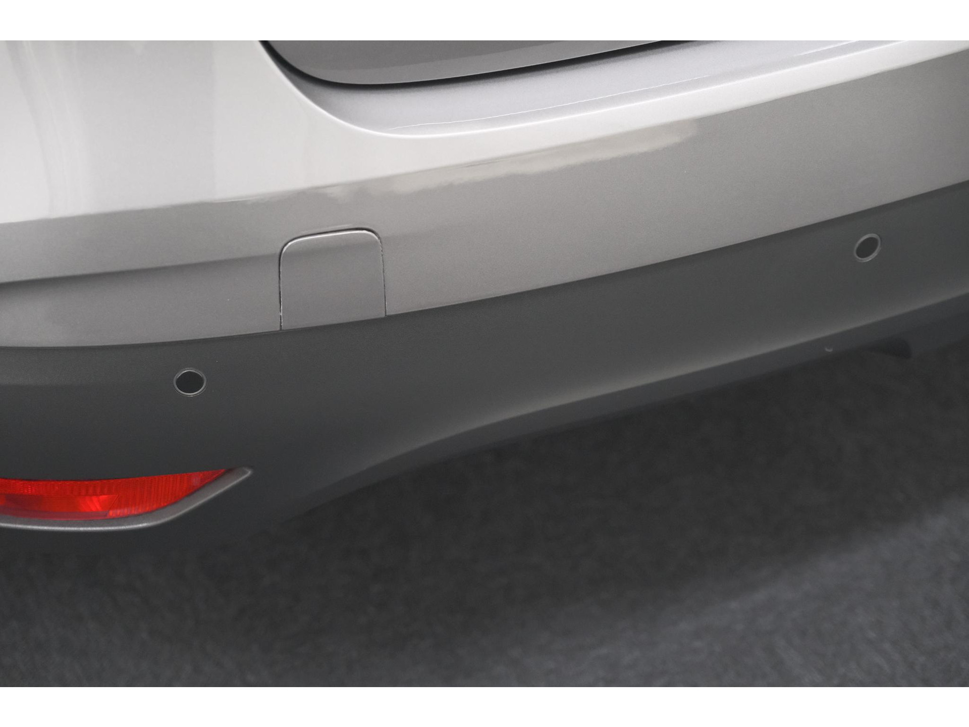 Renault Scénic 1.3 TCe 140 EDC Intens | Trekhaak | Camera | Head-Up Display | Dodehoekdetectie