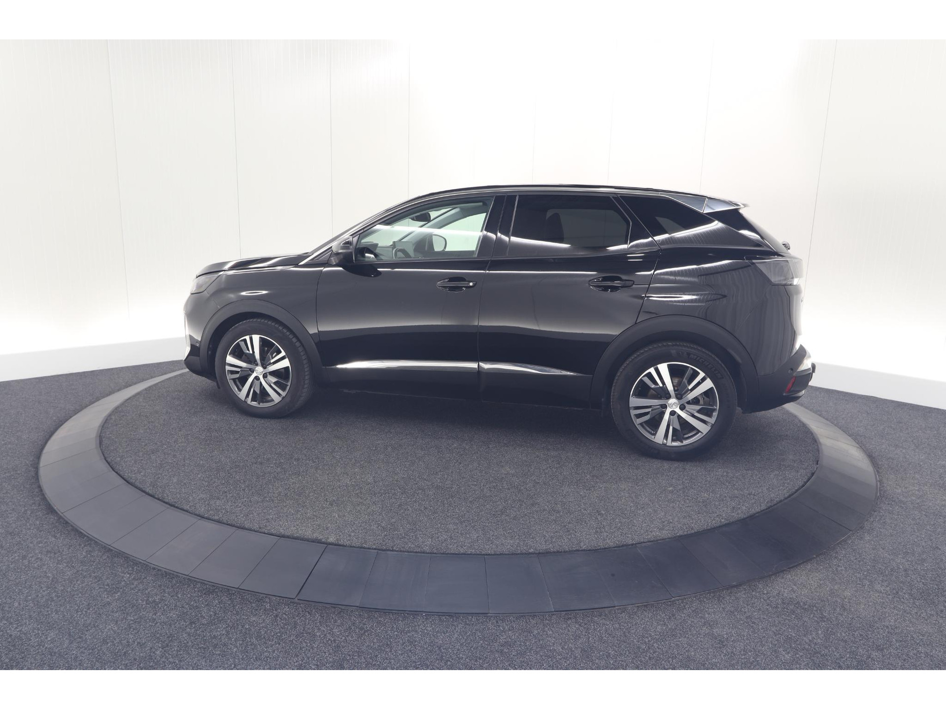 Peugeot 3008 PureTech 130 Allure | Trekhaak | Camera | Dodehoekdetectie | Navigatie