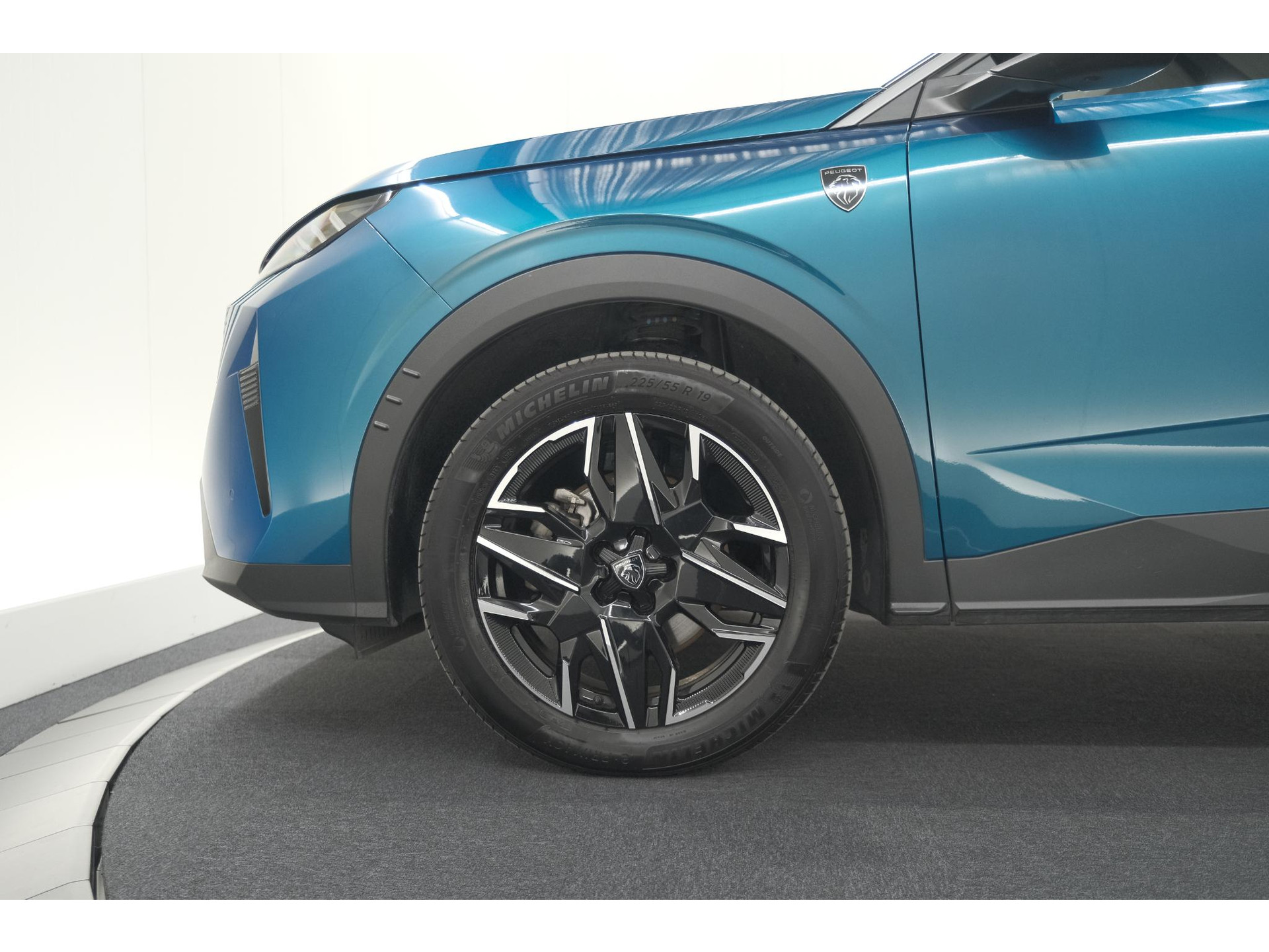 Peugeot 5008 1.2 Hybrid 136 GT | Adaptieve Cruise Control | Camera | Elektrische Kofferklep | Stoelverwarming