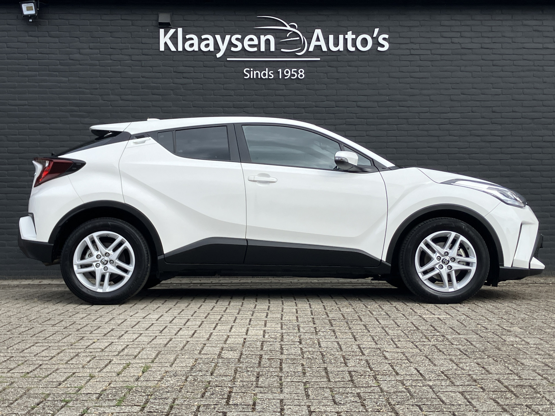 Toyota C-HR 1.8 Hybrid Active AUT. | 1e eigenaar | navigatie | camera | apple carplay | cruise control | 36.000 KM