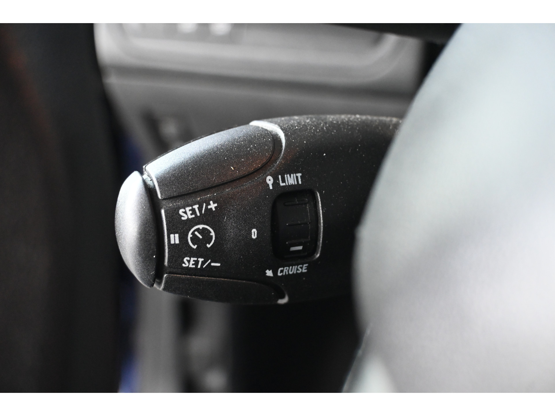 Peugeot 208 1.6 e-HDi Active Clima Cruise control Trekhaak Navigatie Lichtmetaal 100% Onderhouden Inruil Mogelijk!