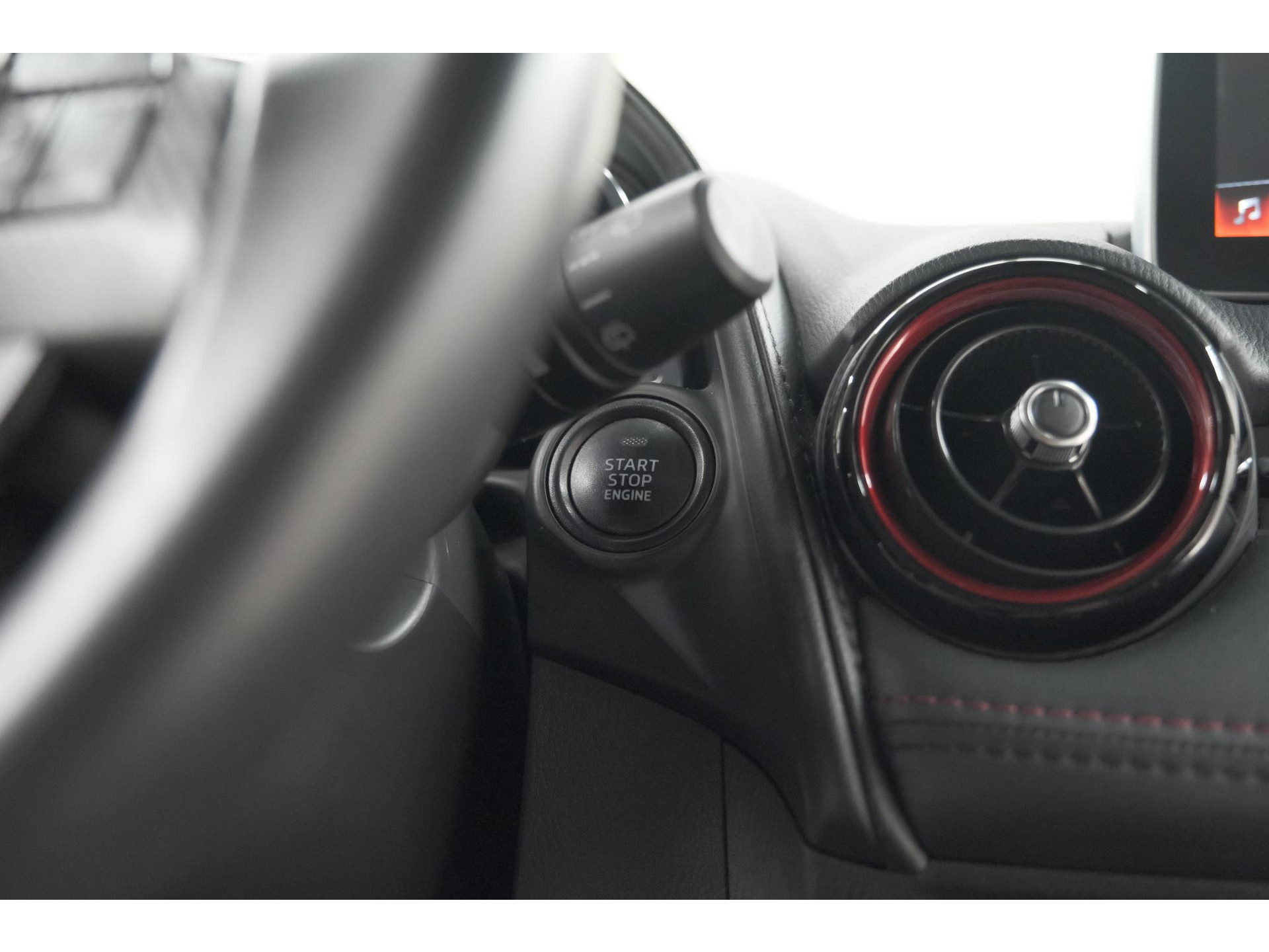 Mazda CX-3 2.0 SkyActiv-G 150 GT-M 4WD | Trekhaak | Camera | Dodehoekdetectie | Head-Up Display | Parkeersensoren