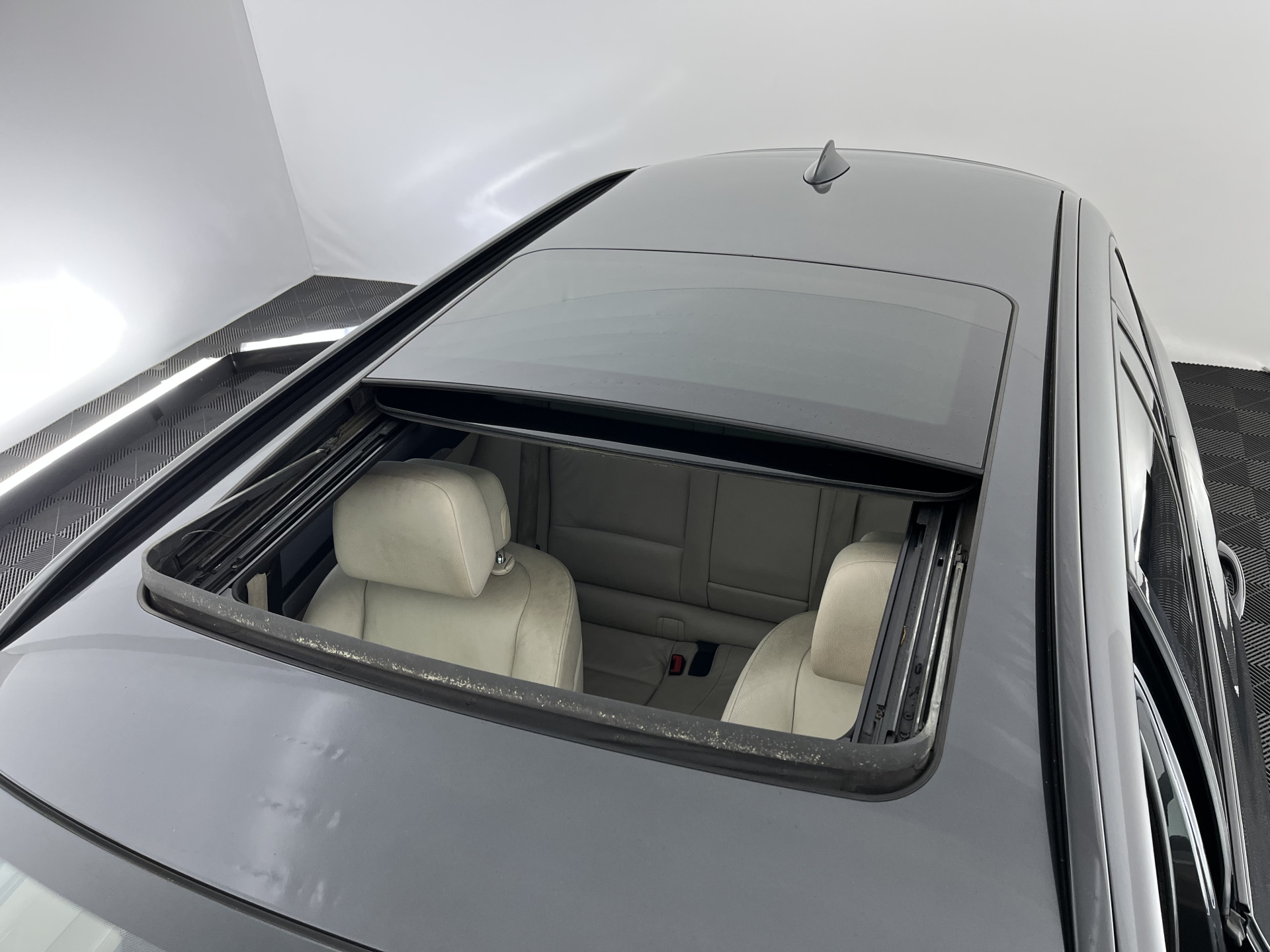 BMW 5-serie Touring 520d M-Sportpack High Executive Aut. *PANO | LEATHER | XENON | HEATED-SPORTSEATS | HIFI-SOUND | NAVI-FULLMAP | PRIVACYGLASS | SHIFTPADDLES | HEAD-UP | 18''ALU*