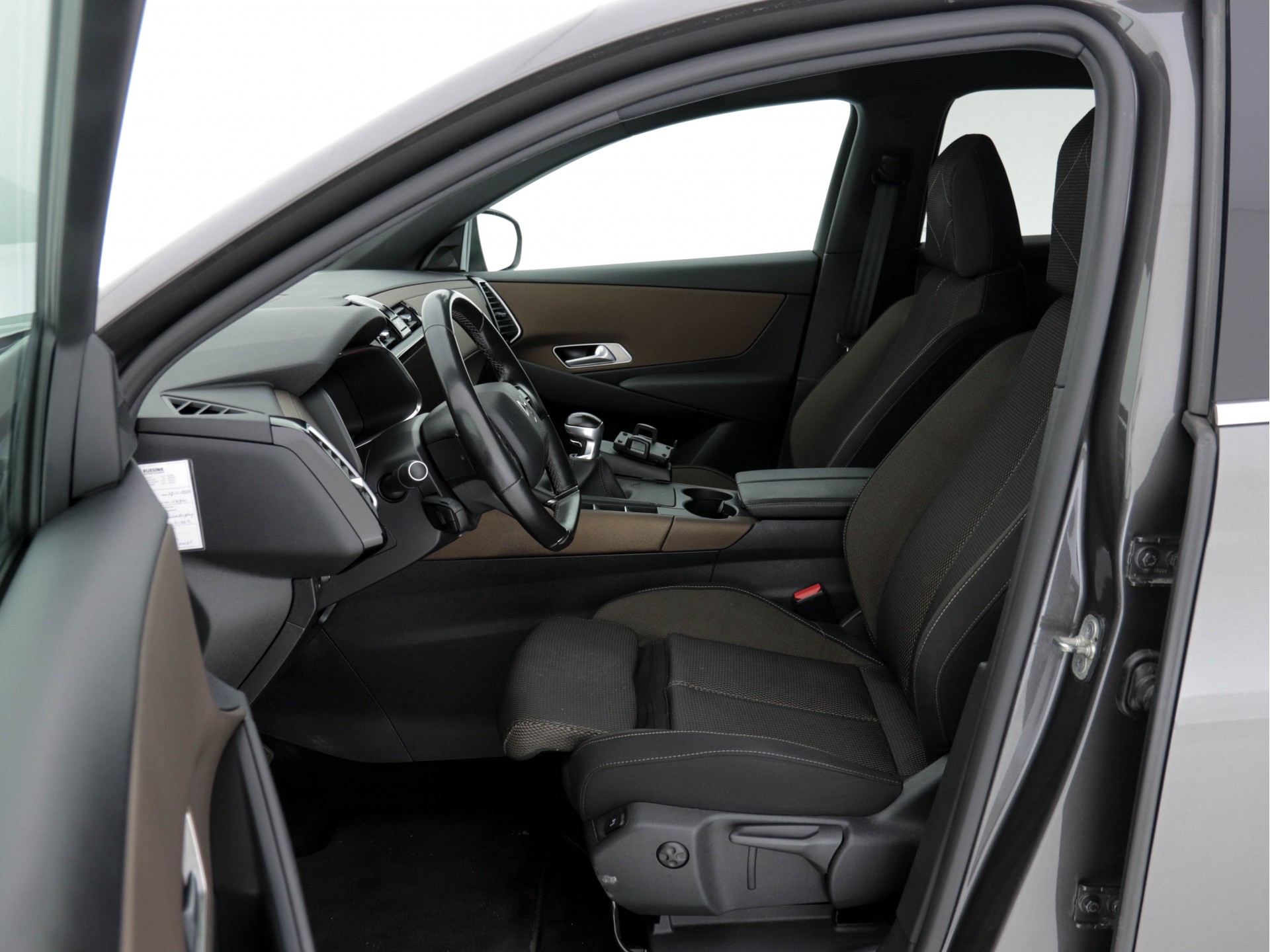 DS 7 Crossback 1.5 BlueHDI So Chic *DIGI-COCKPIT | NAVI-FULLMAP | FULL-LED | MICROFIBRE | CAMERA | KEYLESS | CARPLAY | ADAPT.CRUISE | DAB | HEATED-SEATS | TOWBAR | PDC | SPORT-SEATS | 18"ALU*