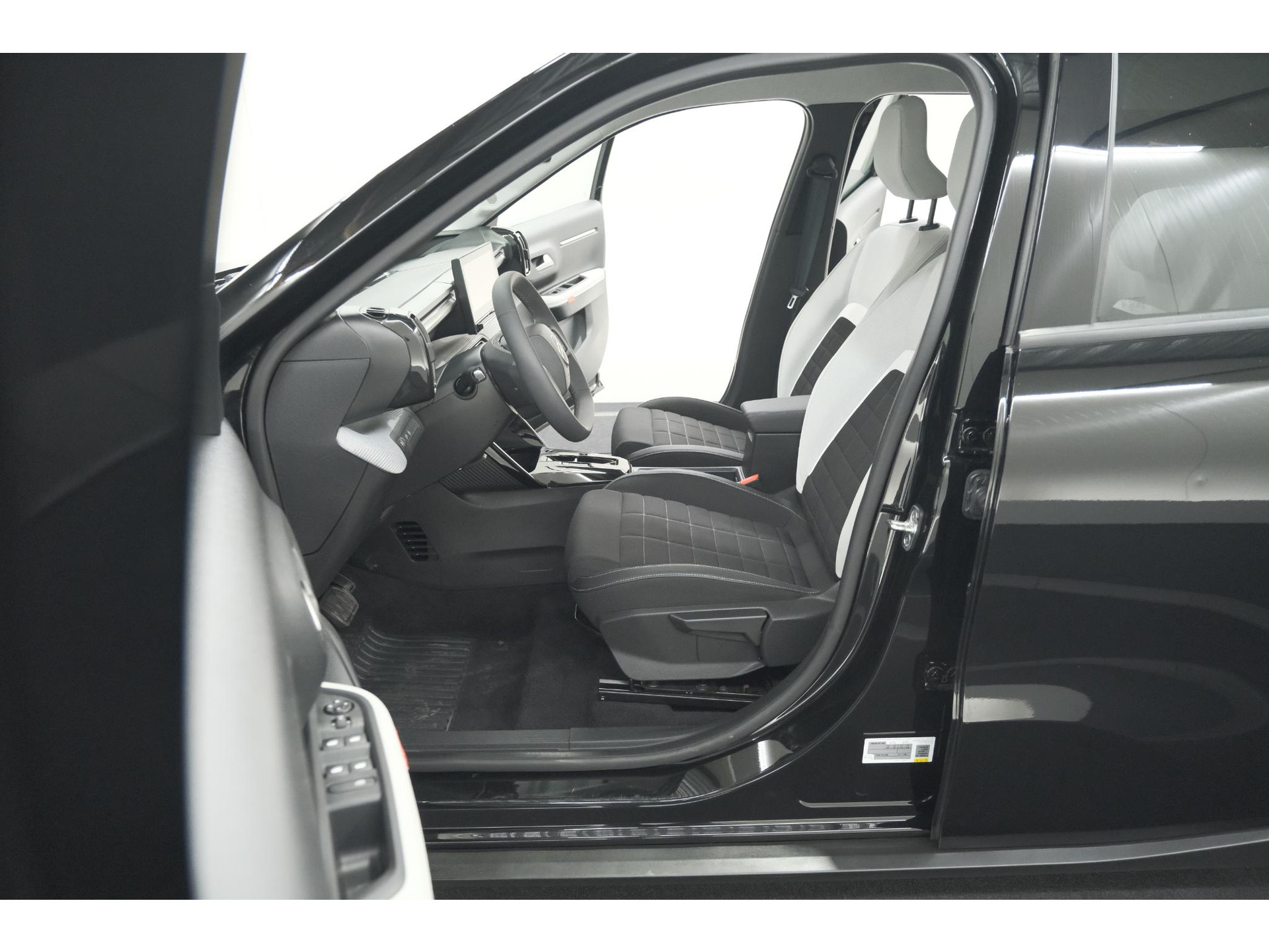 Citroen Ë-C3 Max 113pk 44 kWh | 7 KW Laadfunctie | Camera | Navigatie | Apple Carplay | Parkeersensoren