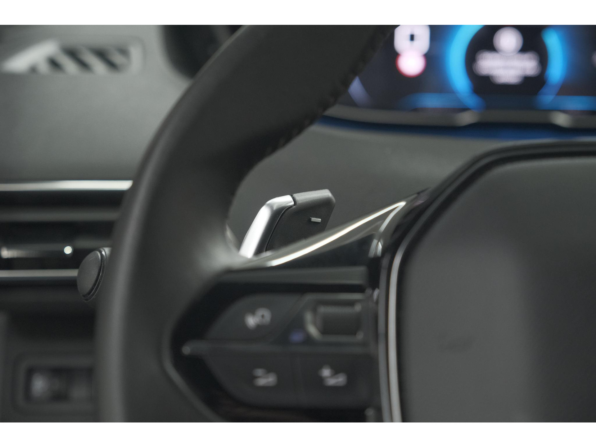 Peugeot 5008 PureTech 130 EAT8 Active Pack | 7 Zitplaatsen | Camera | Navigatie | Apple Carplay | Parkeersensoren