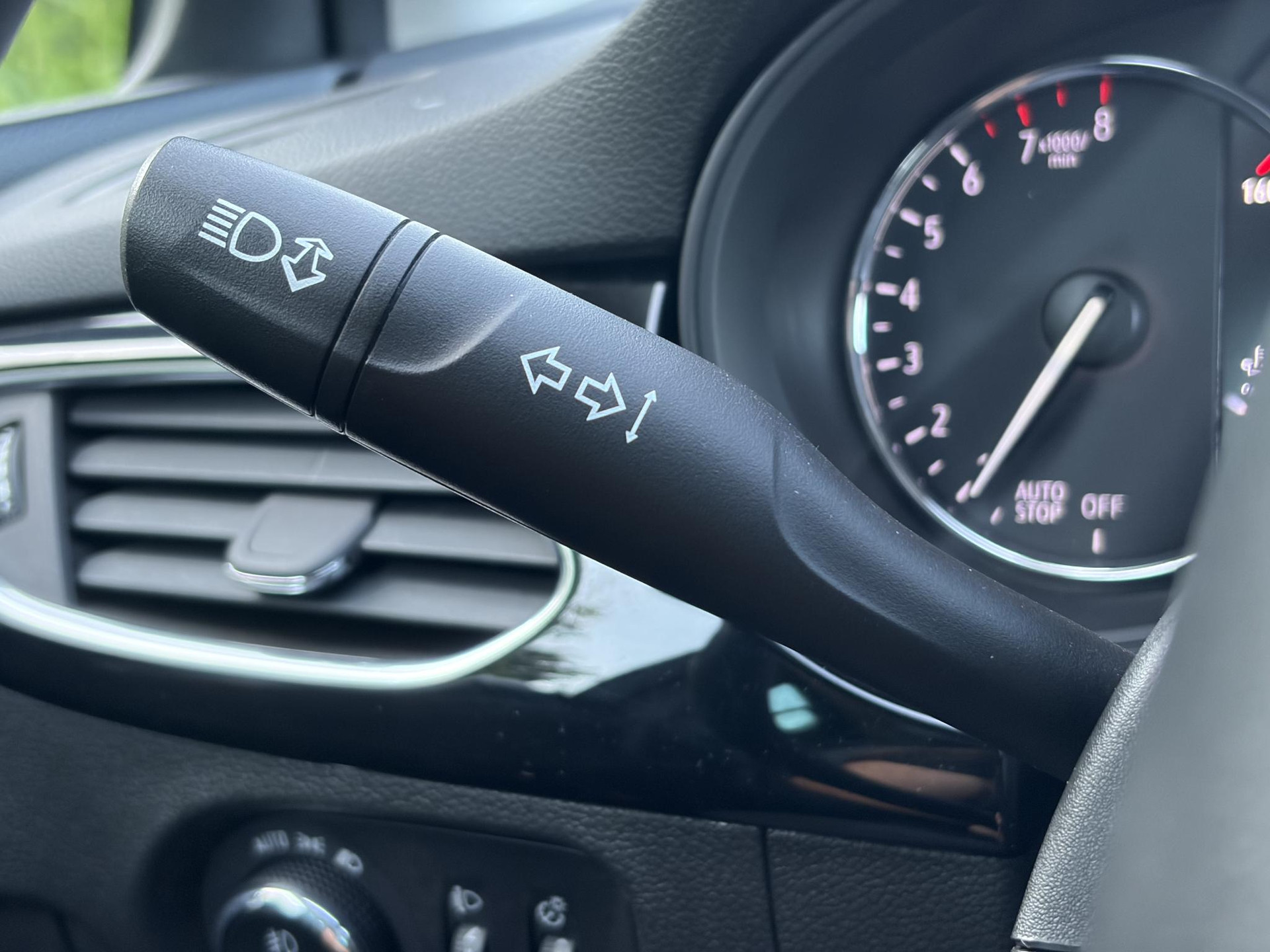 Opel Astra 1.2 Launch Elegance 2e Eigenaar,Camera,Stoelverw-Stuurverw,110pk,Navi,Carplay,Halfleder,Elekt.Stoel,6 Bak,Clima,Cruise,Lm velgen,Pdc V+A,N.A.P,Net beurt gehad,Apk tot 09-2028
