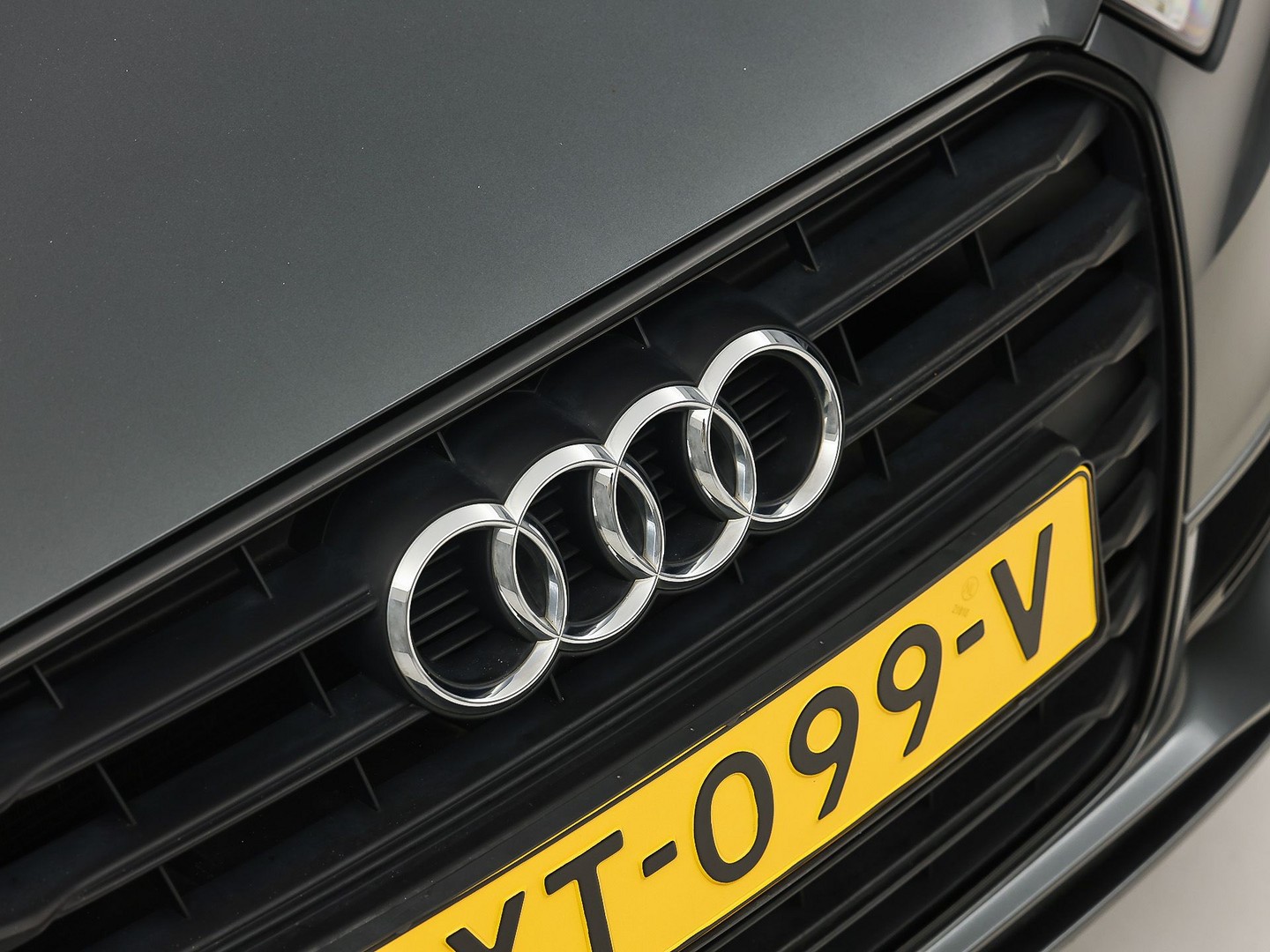 Audi A3 Sportback 1.4 TFSI S-Line Sport Automaat (NAVIGATIE, CLIMATE, LEDER/ALCANTARA, KEYLESS, SPORTSTOELEN, STOELVERWARMING, GETINT GLAS, CRUISE, NIEUWSTAAT)