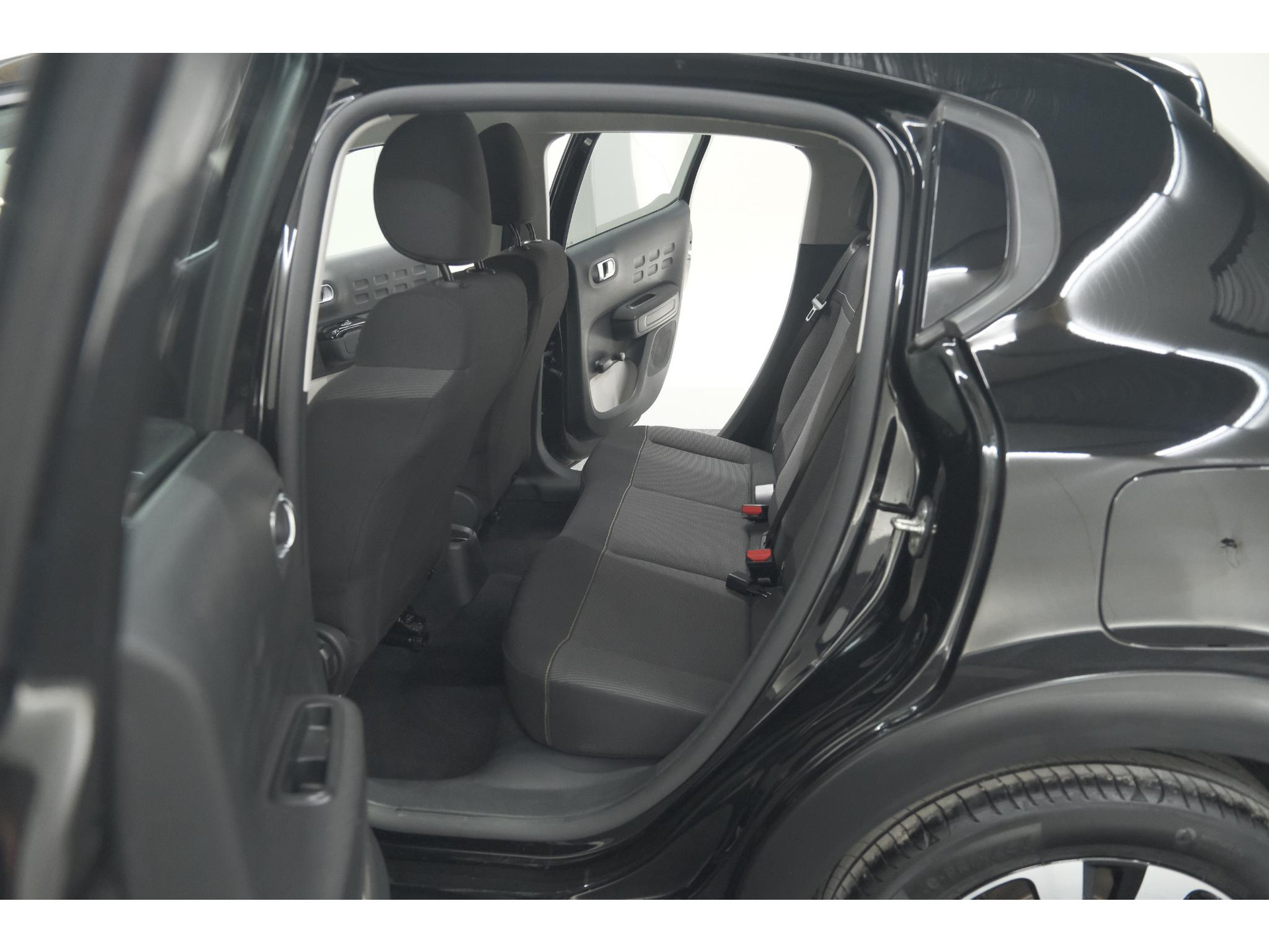 Citroen C3 PureTech 110 EAT6 Max | Apple Carplay | Parkeersensoren | Climate Control | 16 Inch Lichtmetalen Velgen