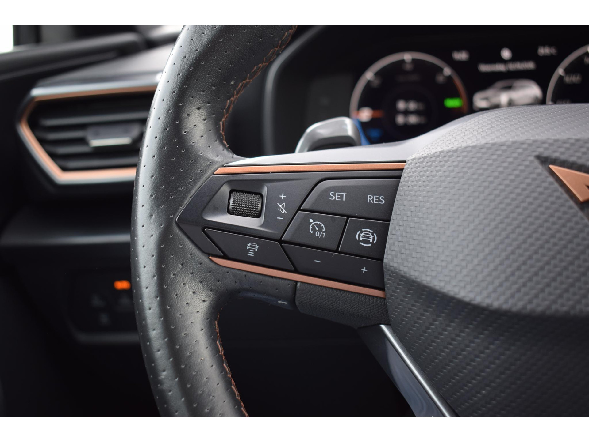 CUPRA Leon Sportstourer 1.4 e-Hybrid VZ Business | 245 PK | Half Leer | Apple CarPlay | Stuurverwarming