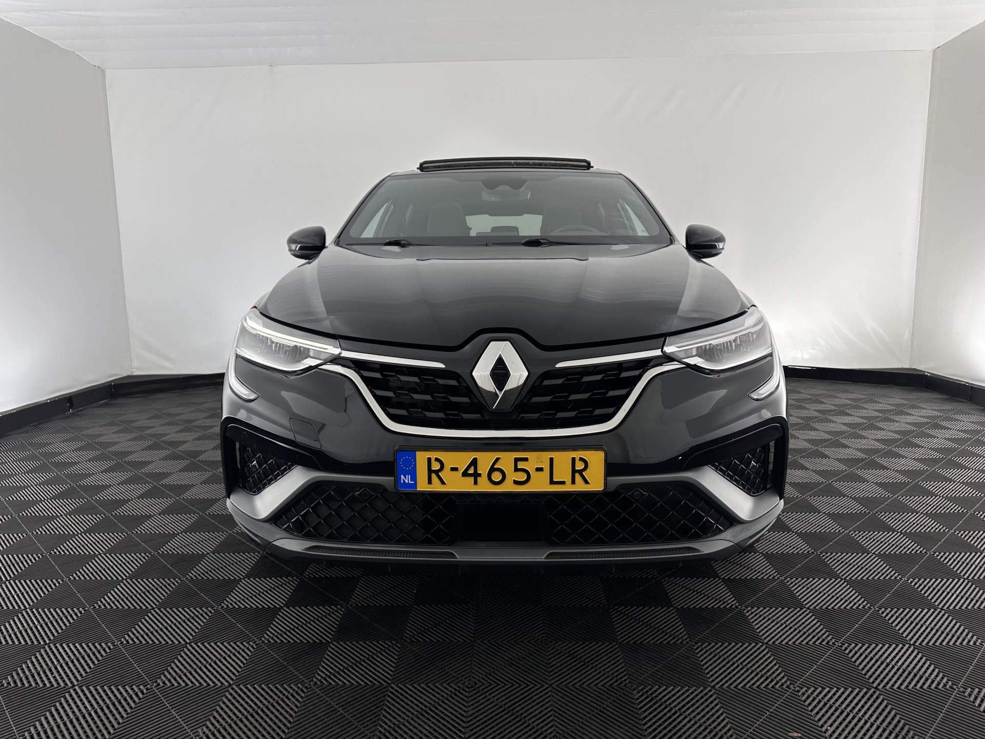 Renault Arkana 1.6 E-Tech Hybrid 145 R.S. Line (INCL.BTW) Aut. *PANO | ADAPTIVE-CRUISE | LEATHER | FULL-LED | BLINDSPOT | CAMERA | HEATED-SPORTSEATS | KEYLESS | AMBIENT-LIGHT | DIGI-COCKPIT | PRIVACY-GLASS | NAVI-FULLMAP | ECC | PDC | 18'