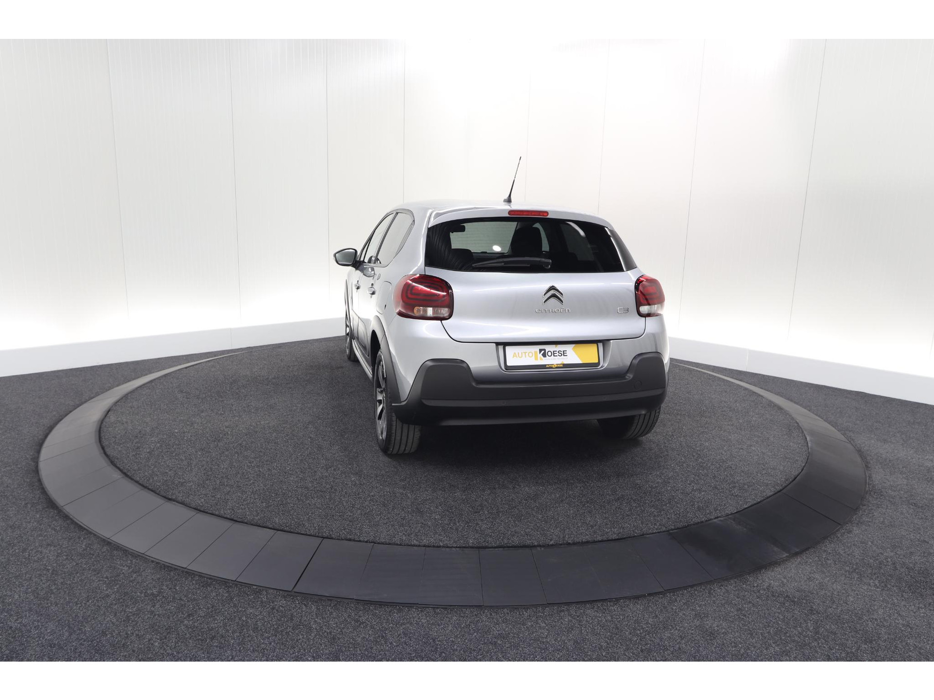 Citroen C3 PureTech 110 EAT6 Max | Parkeersensoren | Apple Carplay | 16 Inch Lichtmetalen Velgen