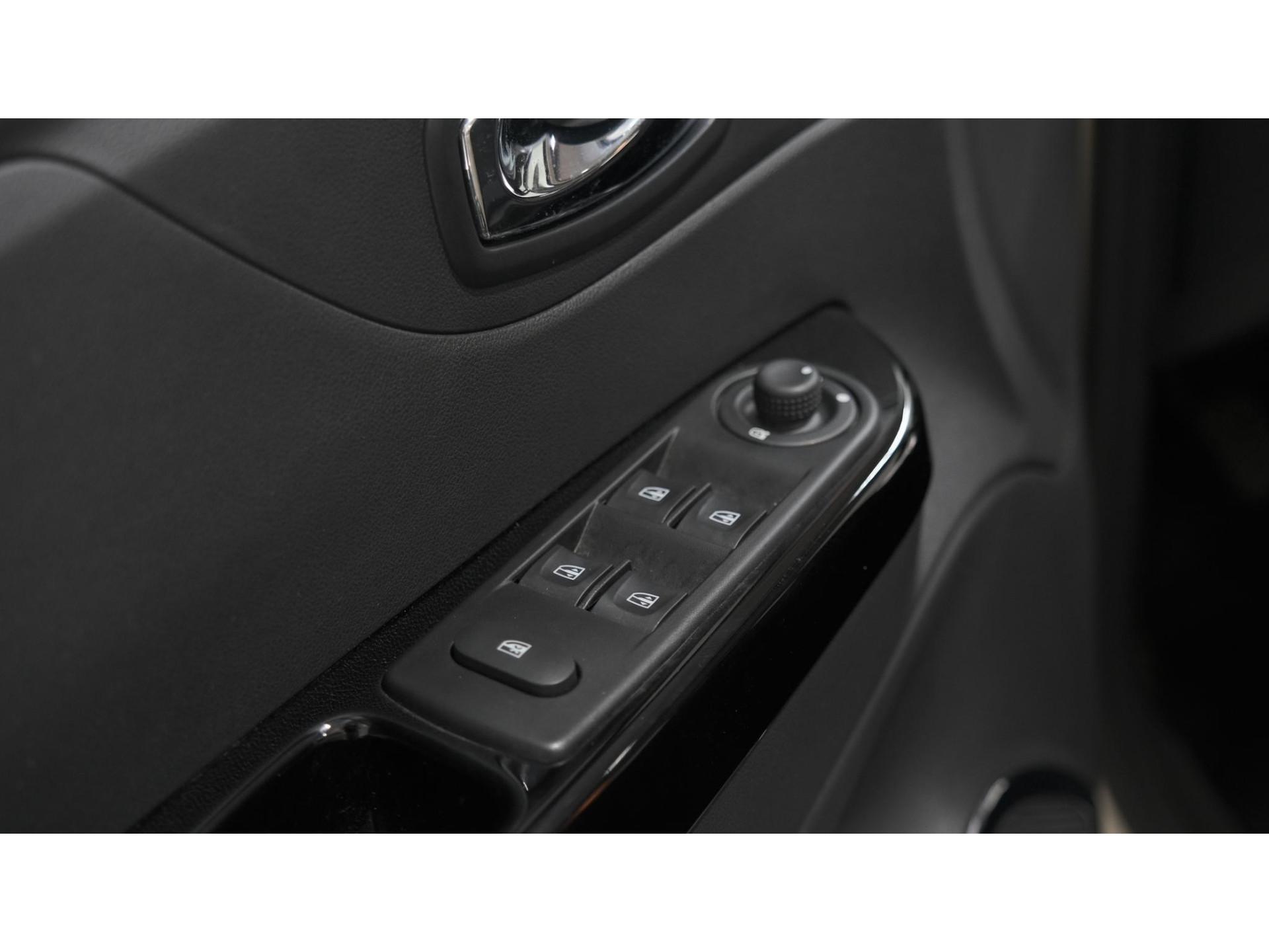 Renault Captur TCe 120 Dynamique | Trekhaak | Camera | R-Link Navigatie | Parkeersensoren