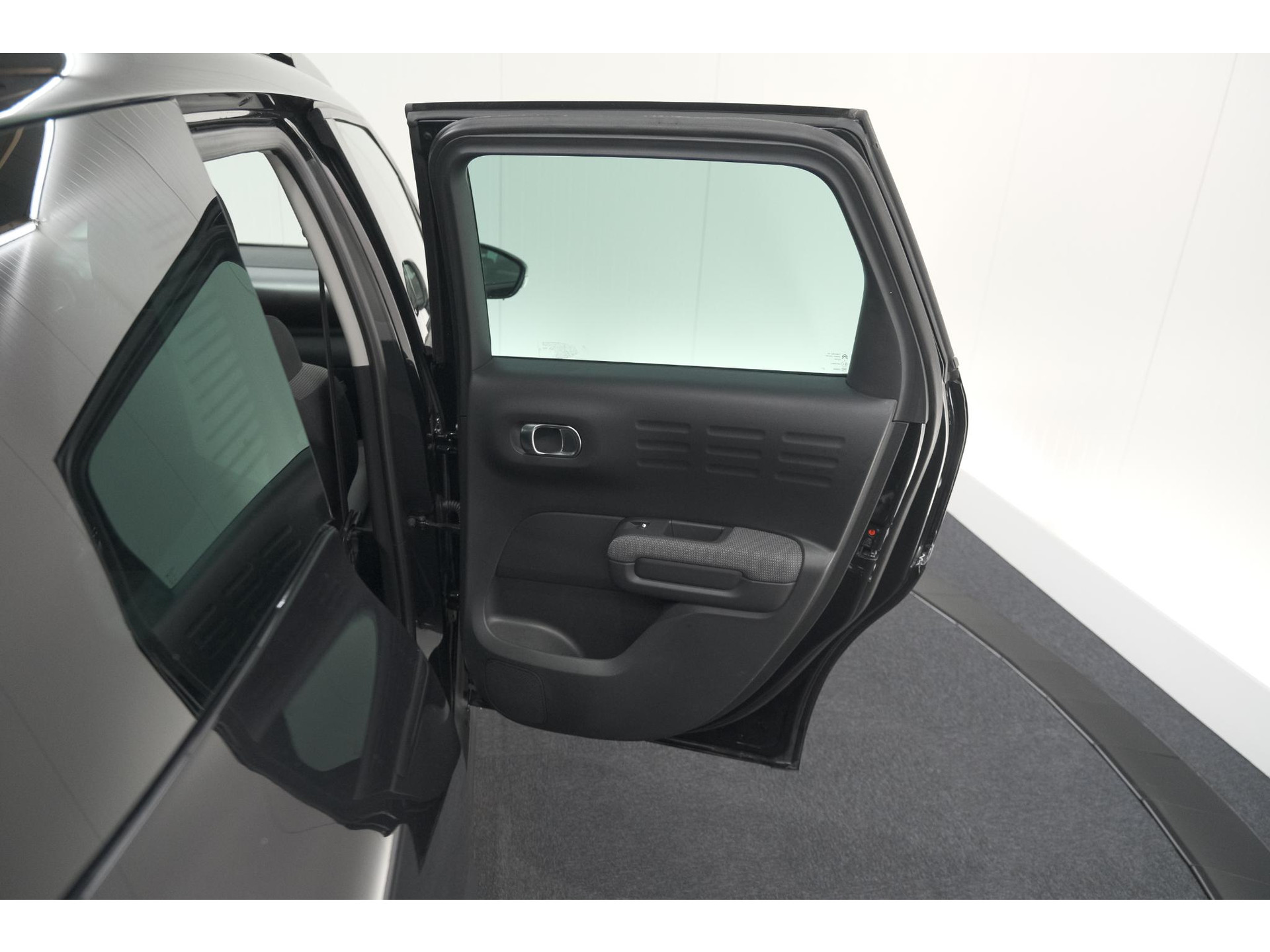 Citroen C3 Aircross PureTech 130 EAT6 Shine | Parkeersensoren | Apple Carplay | Stoelverwarming