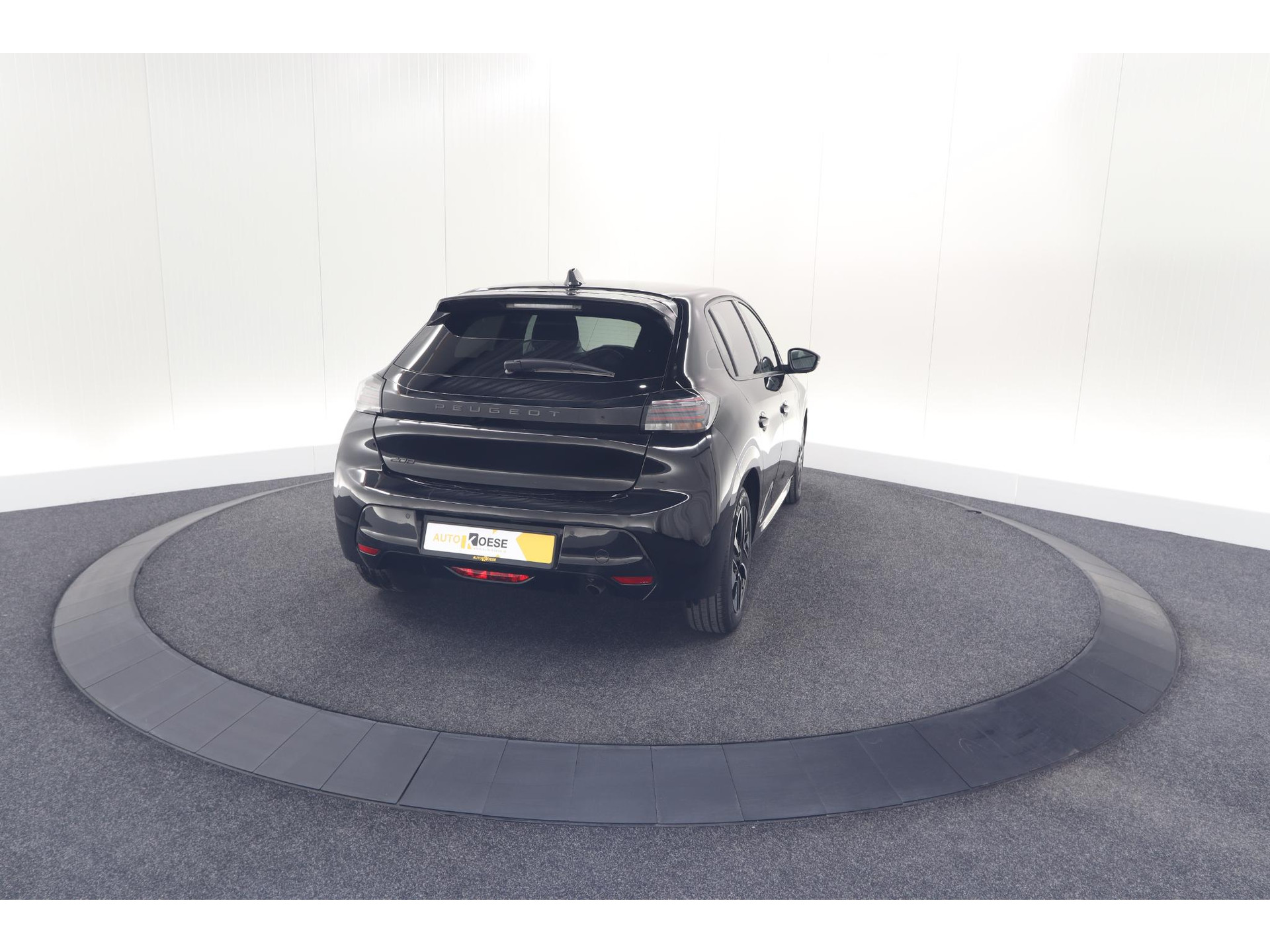 Peugeot 208 PureTech 100 Allure | Parkeersensoren | Navigatie | Apple Carplay