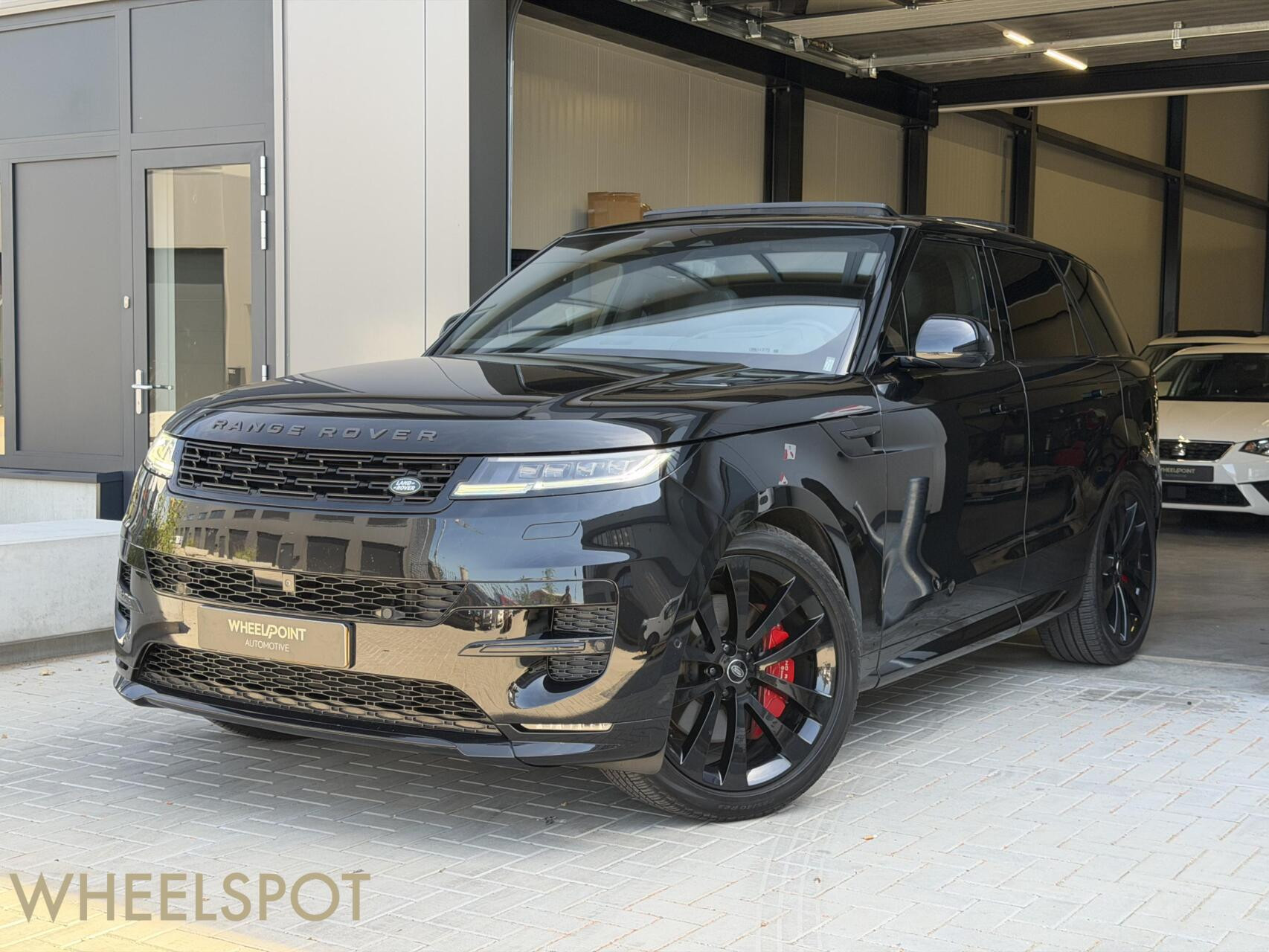 Range Rover Sport 3.0 P440e Dynamic HSE|Pano|Lucht|360|BTW