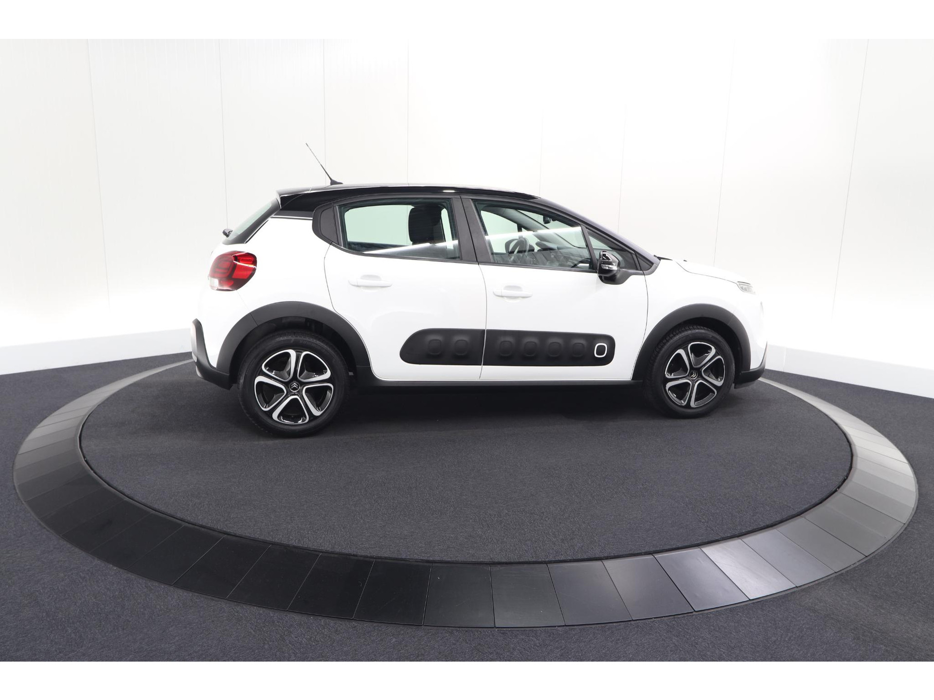Citroen C3 PureTech 82 S&S Feel Edition | Parkeersensoren | Navigatie | Apple Carplay | Climate Control