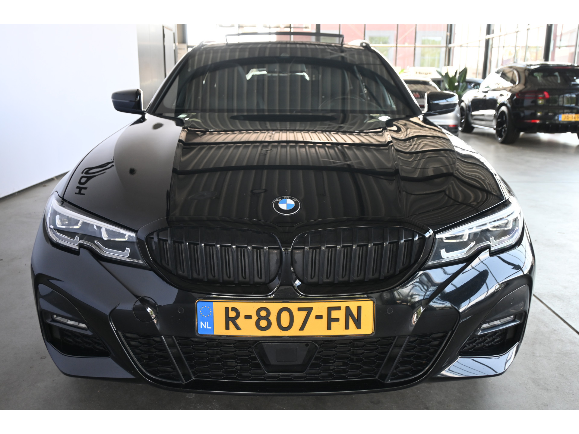 BMW 3-serie Touring 320i Automaat Business Edition Plus M-Pakket Navigatie LED Panoramadak Goed Onderhouden! Inruil Mogelijk!