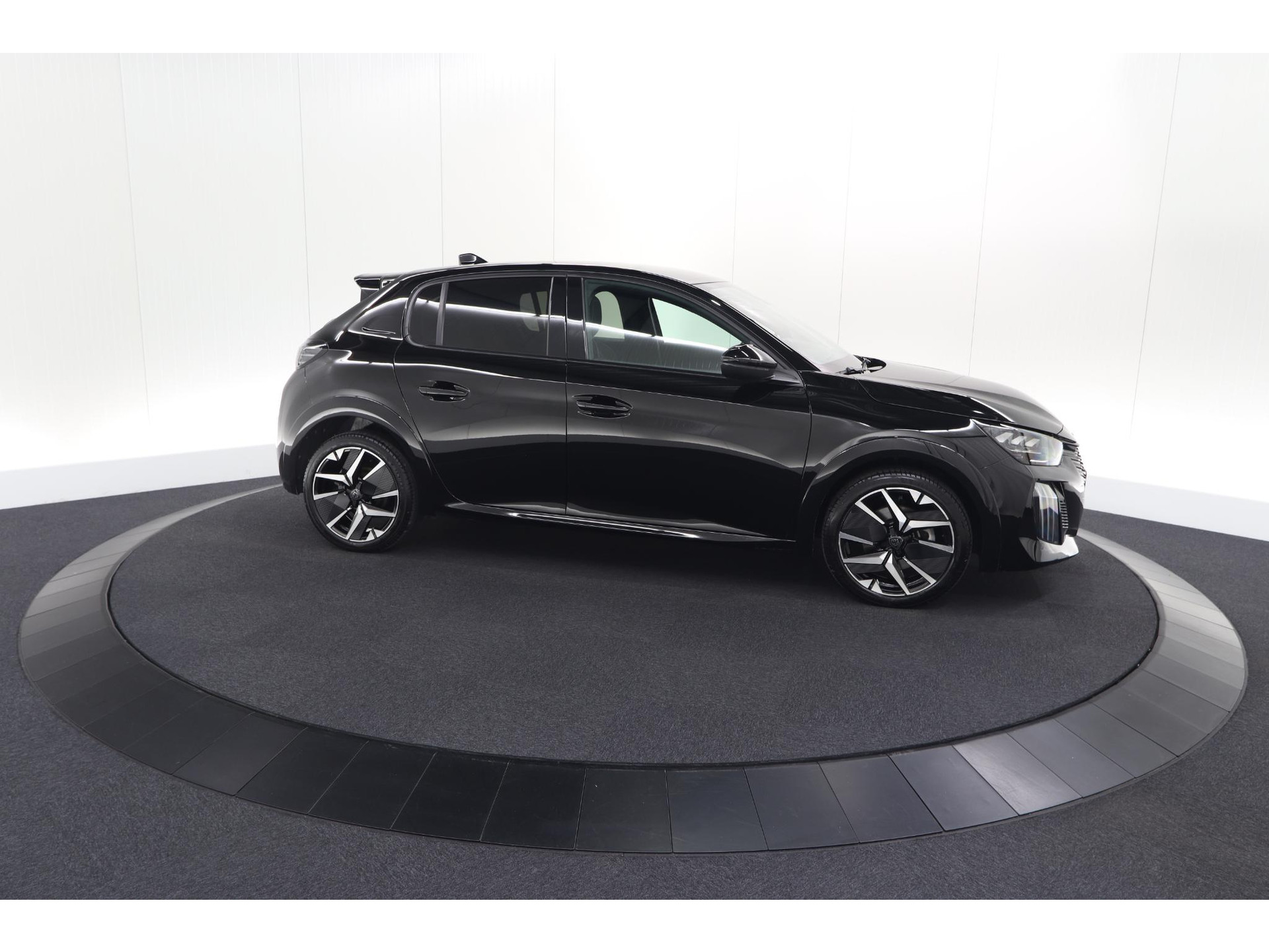Peugeot 208 1.2 Hybrid 145 e-DCS6 GT | Alcantara Pakket | Camera | Apple Carplay | Stoelverwarming
