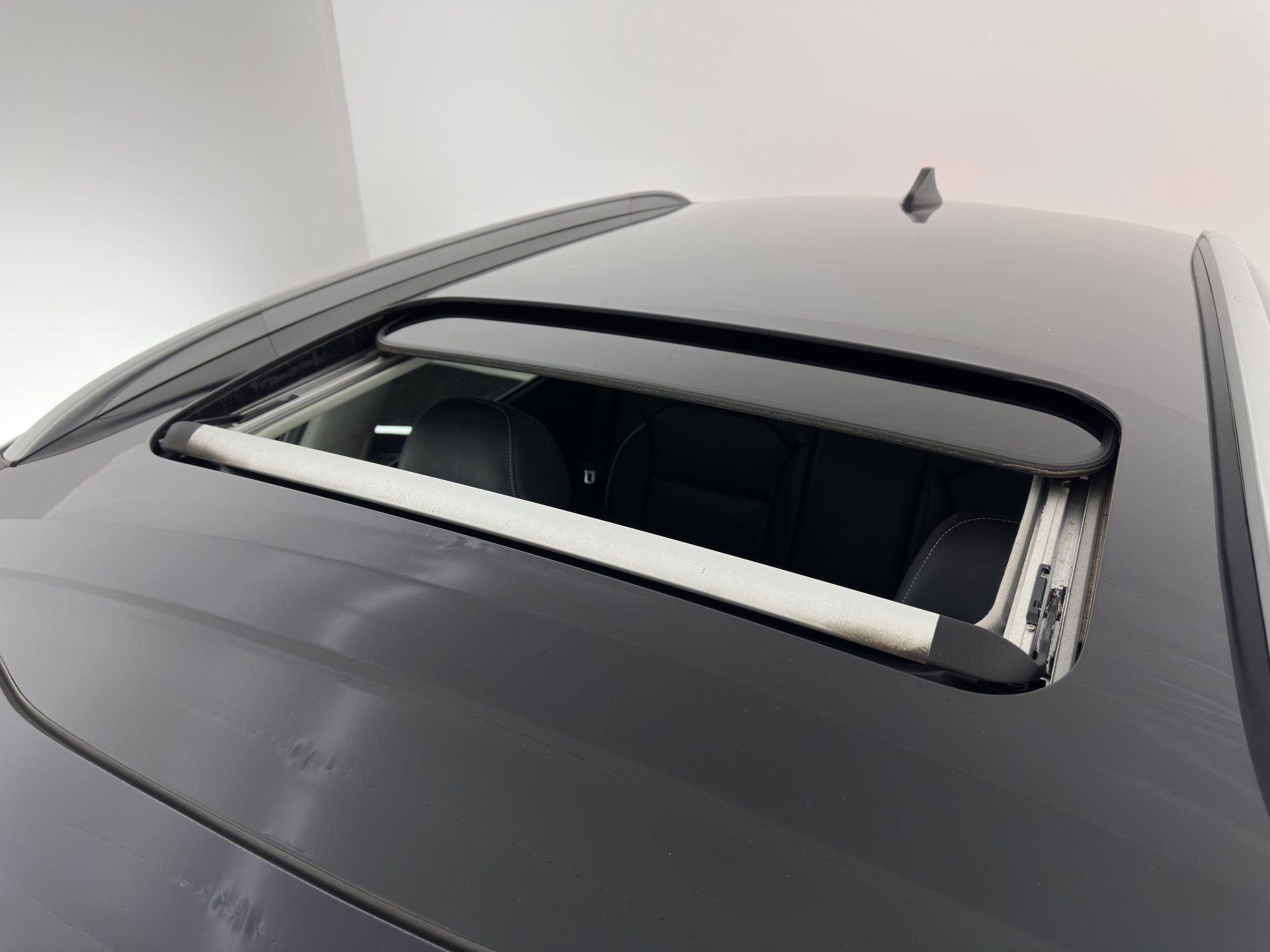 Kia e-Niro ExecutiveLine 64 kWh [ 3-Fase ] {SOH-100%} (INCL-BTW) Aut. *PANO | LEATHER | JBL-AUDIO | FULL-LED | NAVI-FULLMAP | DAB | ADAPTIVE-CRUISE | CAMERA | MEMORY-PACK | LANE-ASSIST | CCS-FASTLOADER | KEYLESS | DIGI-COCKPIT | 17"ALU*