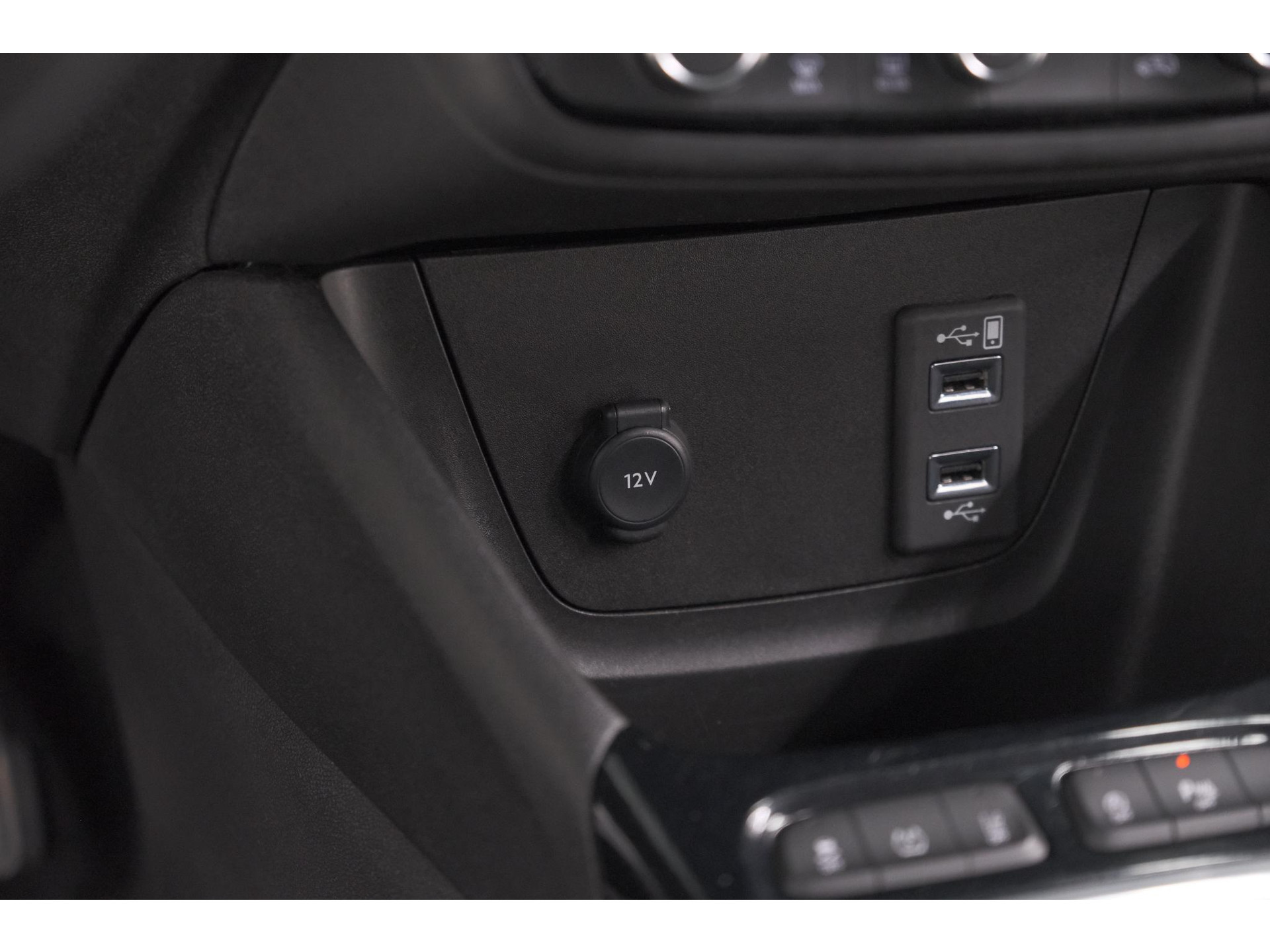 Opel Crossland 110 Turbo Business Elegance | Camera | Dodehoekdetectie | Navigatie | Apple Carplay