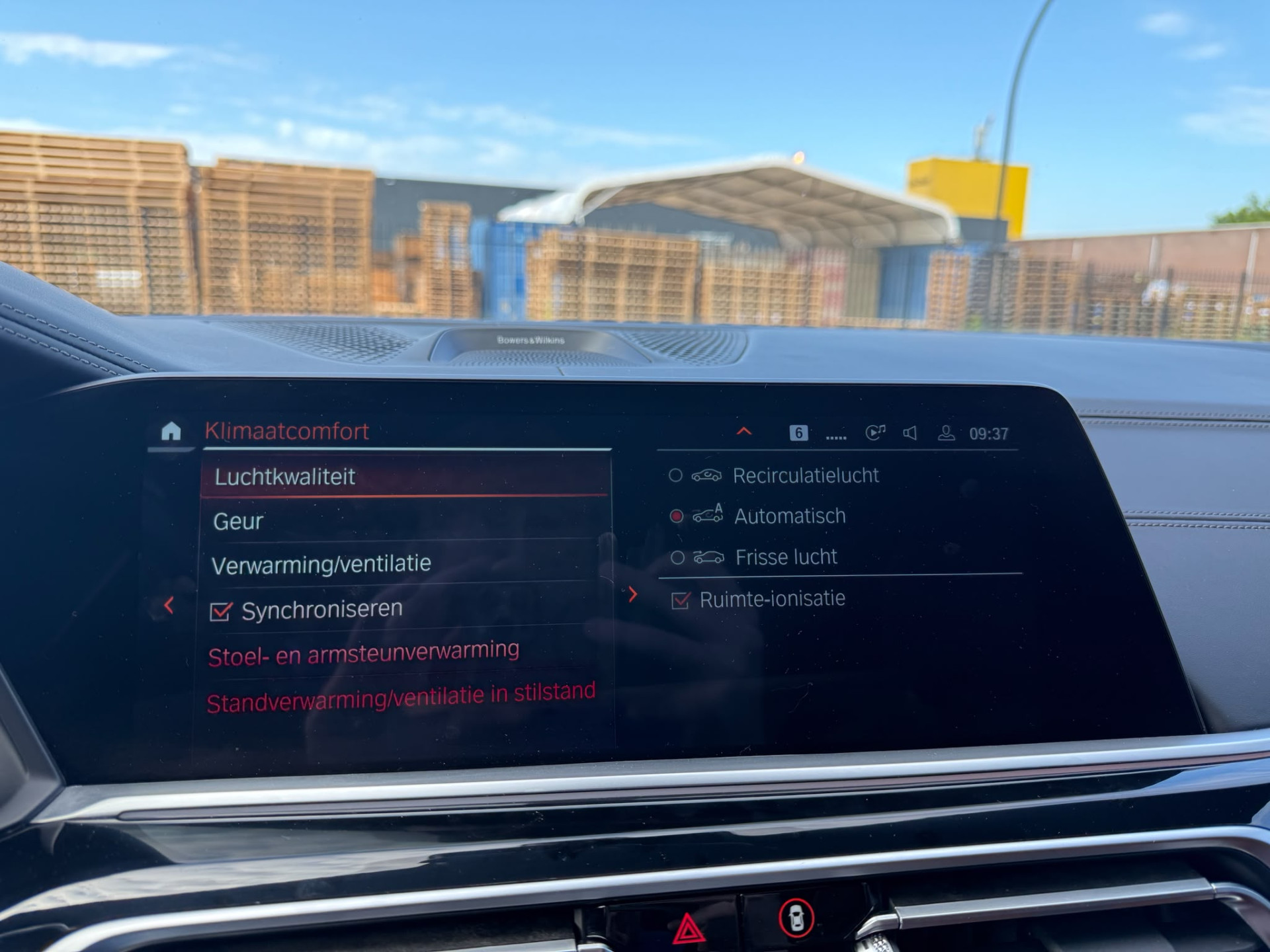 BMW X7 xDrive40i 6p. | 2E EIGENAAR | 3/6/12MND GARANTIE| M-SPORT |PANO | LASER | LED | B&W | MASSAGE | CARPLAY | TREKHAAK | DAB | BOMVOL |