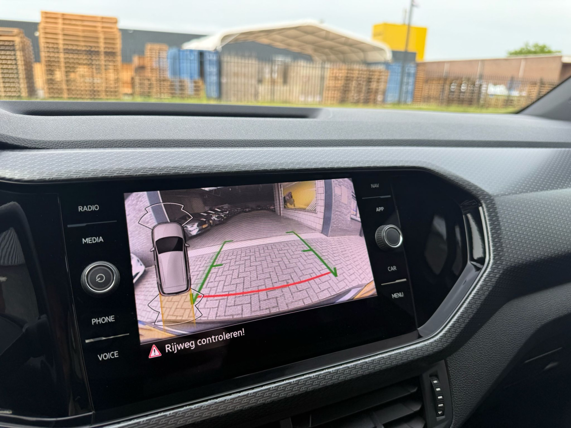 Volkswagen T-Cross 1.0 TSI R-Line | 1E EIGENAAR | 3/6/12MND GARANTIE| AUTOMAAT | LED | CARPLAY | DIGITAAL COCKPIT | DAB | CRUISE |