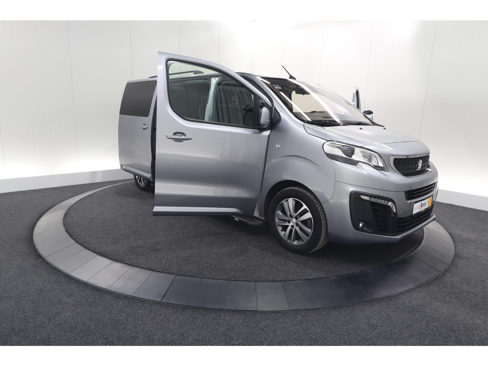 Peugeot Expert 2.0 BlueHDI 180 Automaat Standard Premium | Standkachel | Trekhaak | Head-Up Display | Camera | Apple Carplay | Laadruimte Betimmering