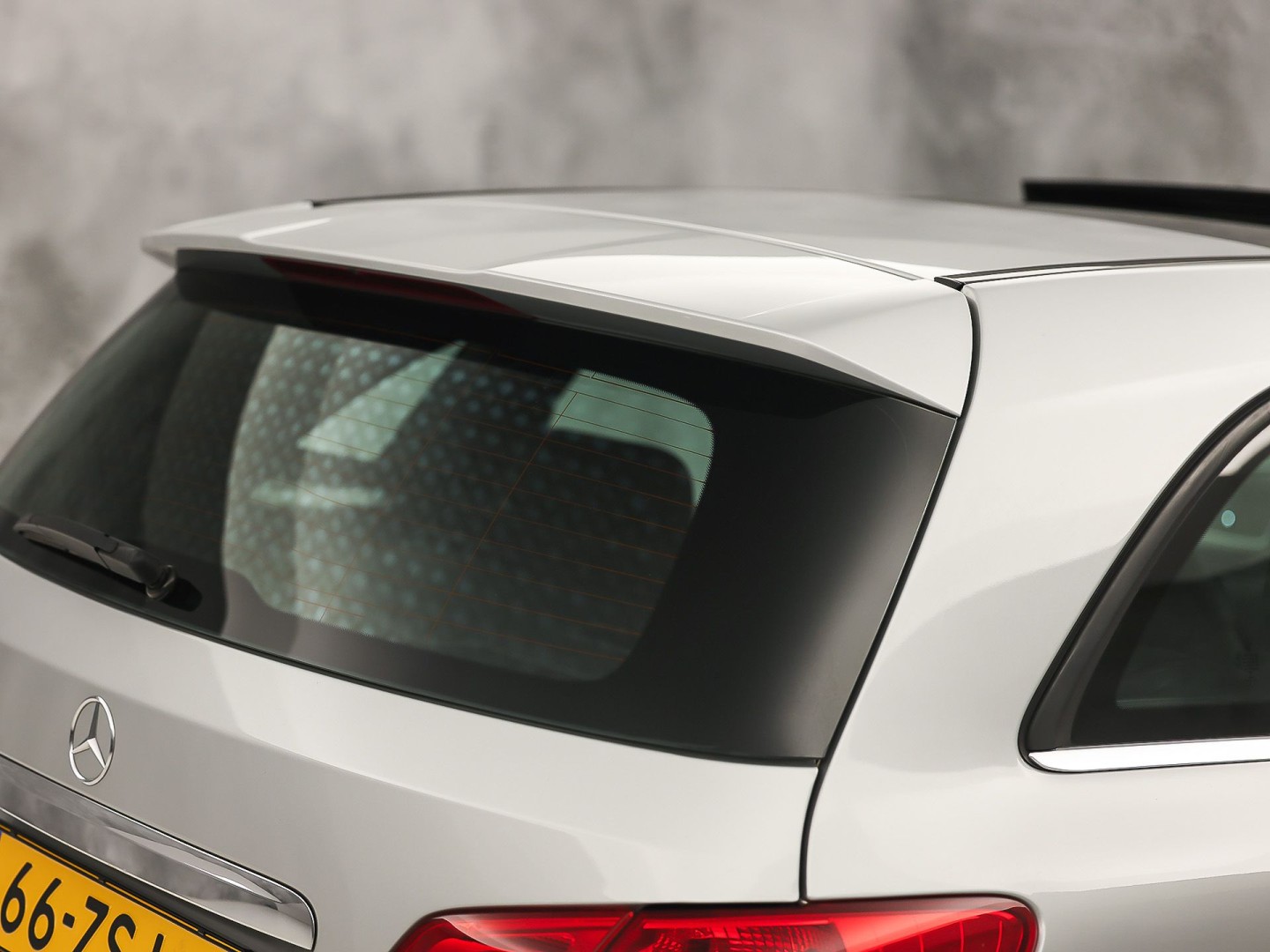 Mercedes-Benz B-Klasse 180 Sport Automaat (PANORAMADAK, GROOT NAVI, CLIMATE, SPORTSTOELEN, LEDER, XENON, CRUISE, NIEUWE APK, NIEUWSTAAT)
