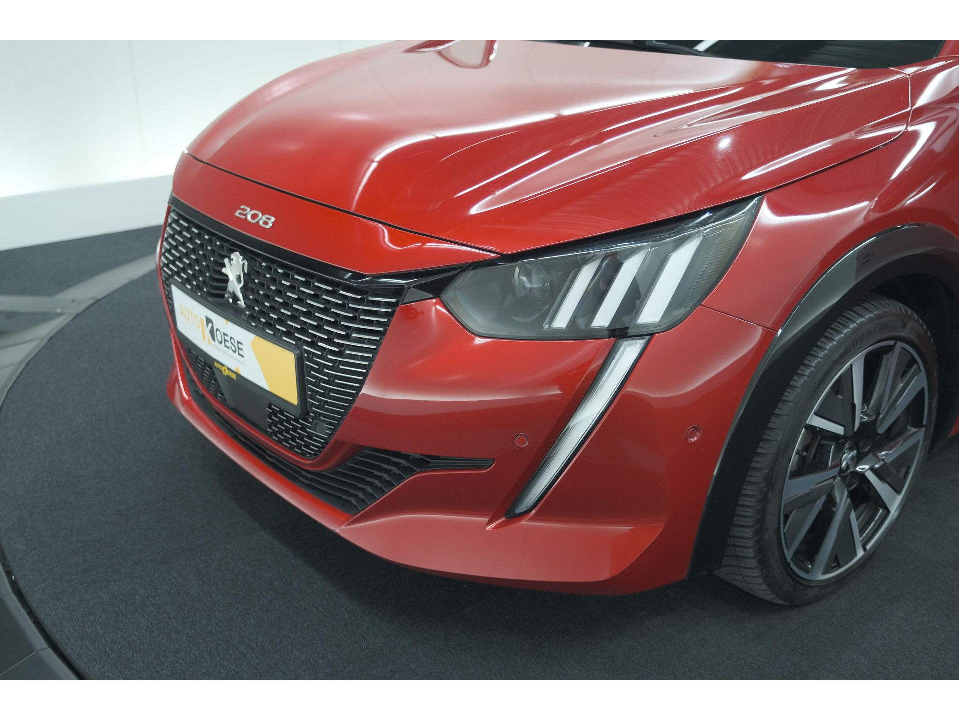 Peugeot 208 PureTech 130 EAT8 GT | Panoramadak | Camera | Apple Carplay | Stoelverwarming