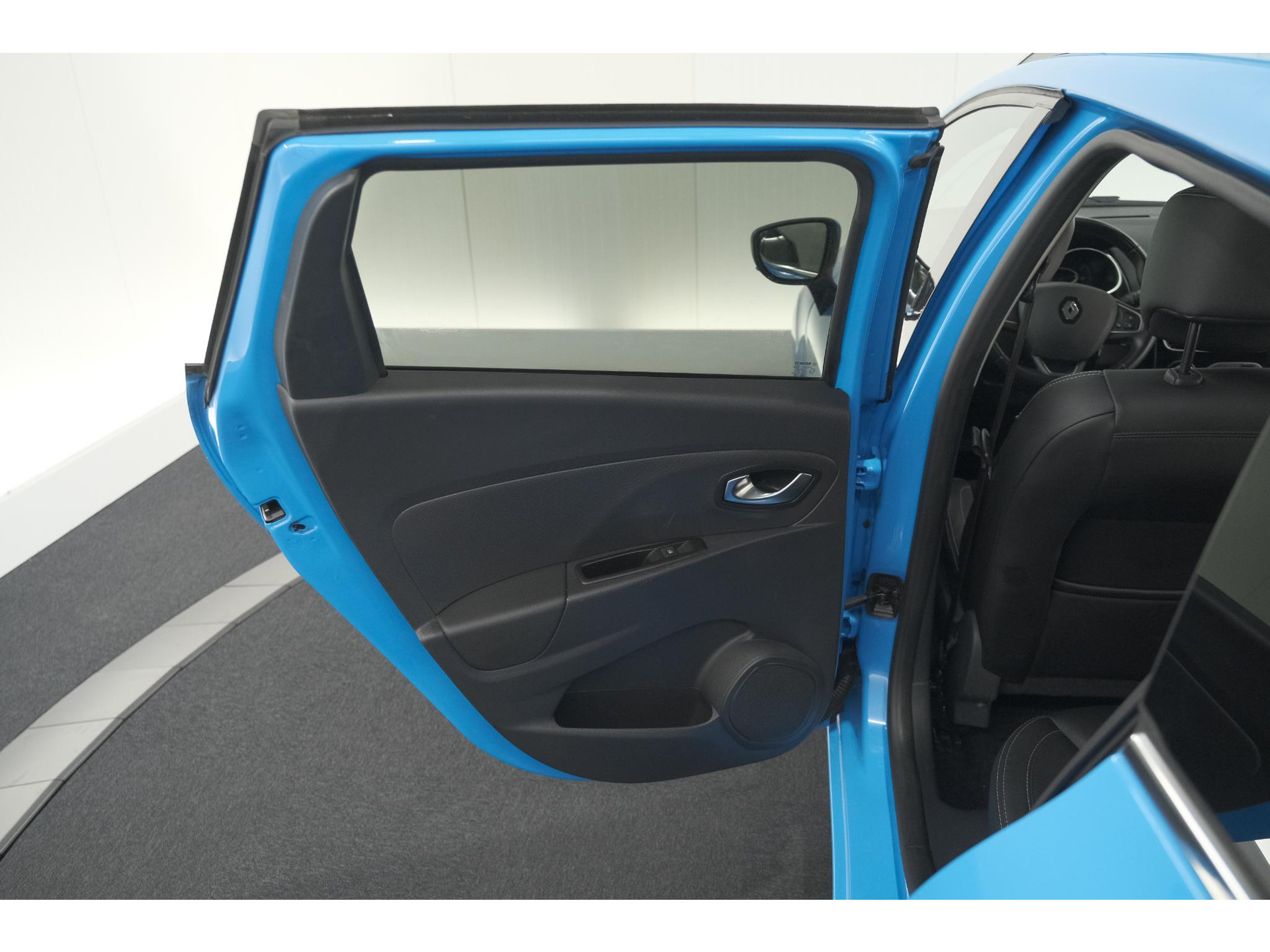 Renault Clio Estate TCe 90 Intens | Bleu De France | Parkeersensoren | Navigatie | Climate Control