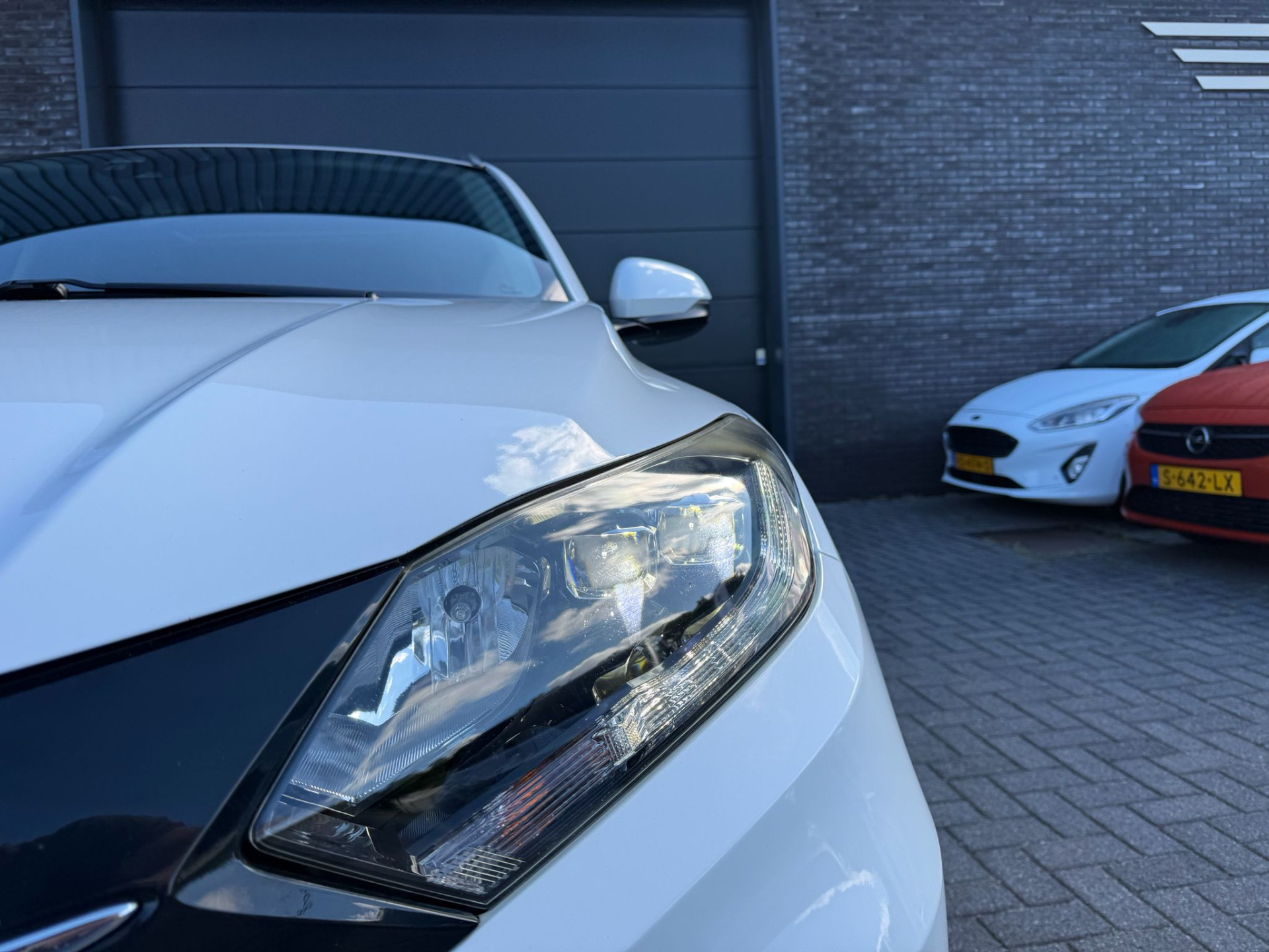 Honda HR-V 1.5 i-VTEC Executive | 1E EIGENAAR | 3/6/12MND GARANTIE | AUTOMAAT | PANO | LED | DAB | NAVI | CRUISE |