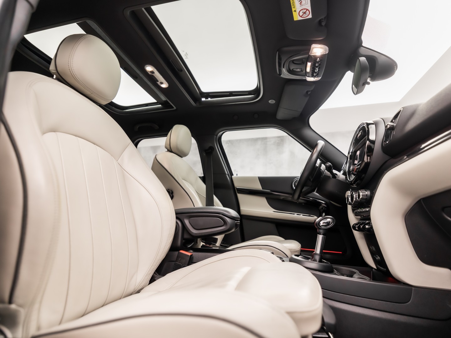 MINI Countryman 2.0 Cooper S John Cooper Works Chili 192Pk Automaat (PANORAMADAK, GROOT NAVI, LEDER, HARMAN/KARDON, CAMERA, STOELVERWARMING, SPORTSTOELEN, GETINT GLAS, NIEUWSTAAT)