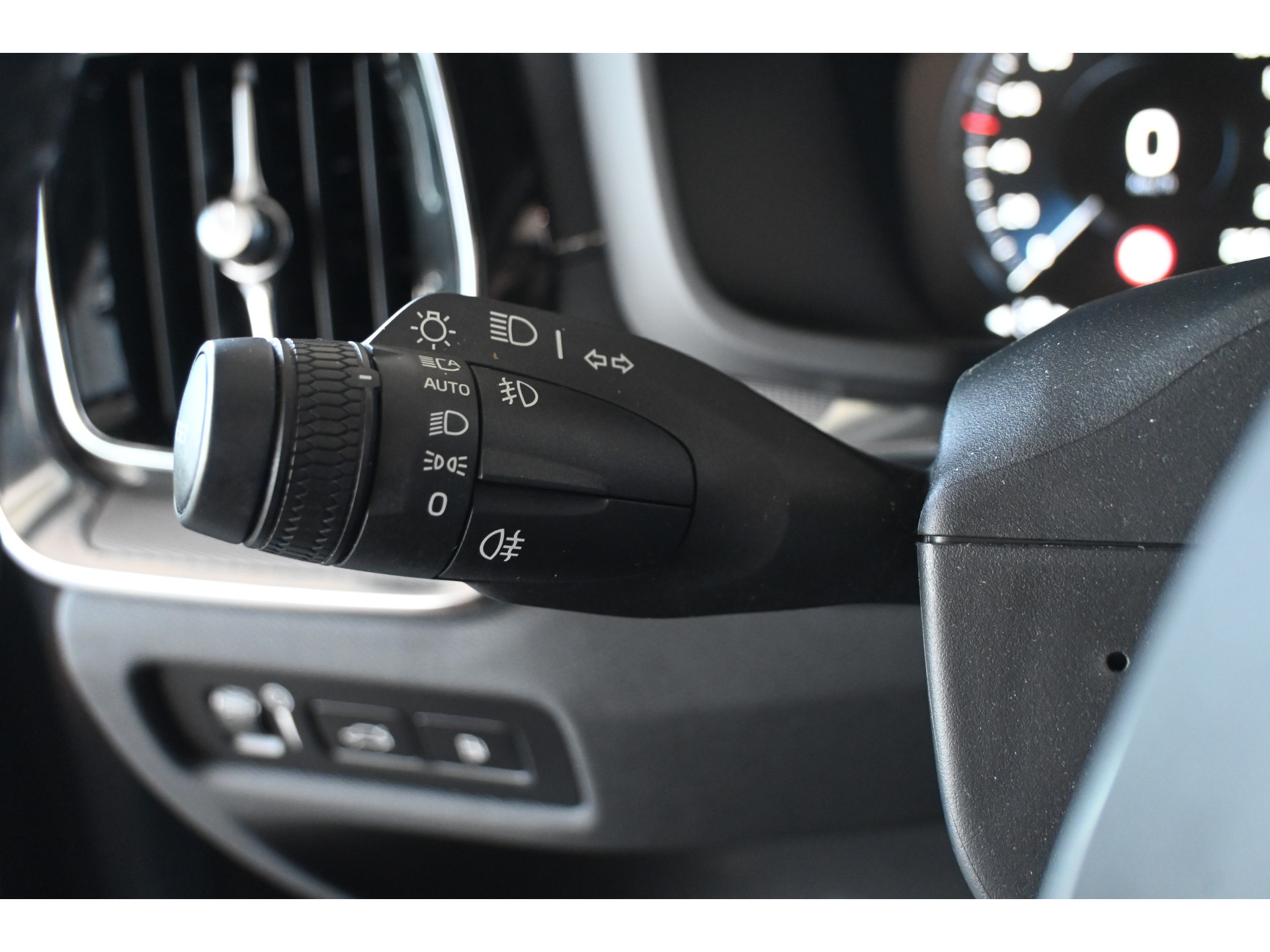 Volvo V60 2.0 T8 Plug-in hybrid AWD Plus Bright Panoramdak Stoelverwarming Carplay Led Adaptieve Cruise  Clima Lane Assist Camera 100% Onderhouden! Inruil Mogelijk!