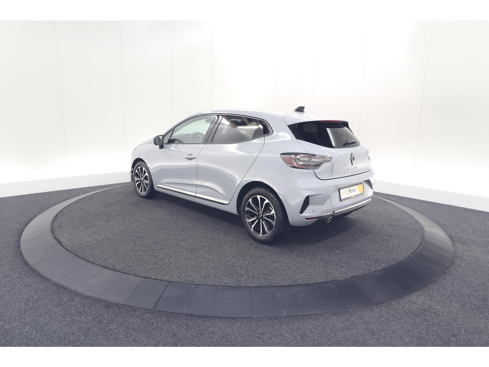 Renault Clio TCe 90 GPF techno | 360 Camera | Adaptieve Cruise Control | Navigatie | 9.3 Inch Groot Scherm