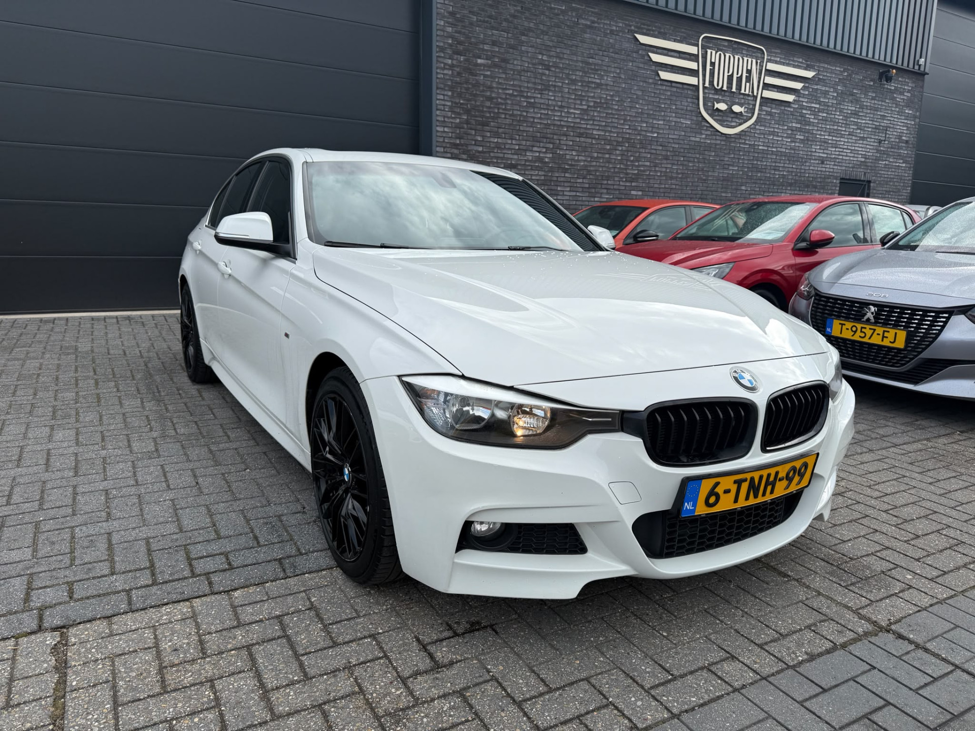 BMW 3-serie 316i M Sport Edition | NIEUWE APK | 3/6 of 12 MND GARANTIE | SCHUIF DAK | NAVI |
