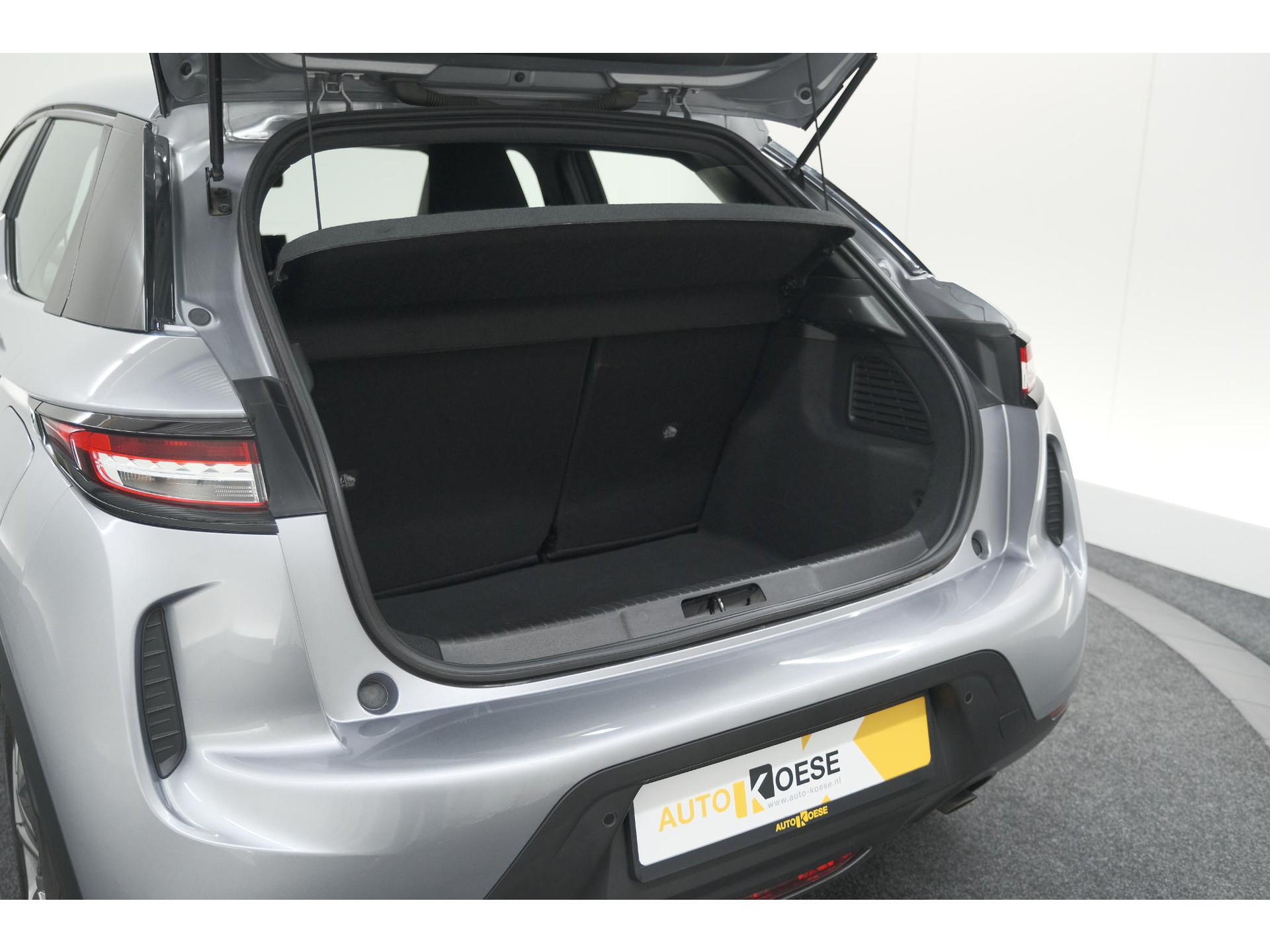 DS 3 Crossback PureTech 100 Montmartre | Parkeersensoren | Apple Carplay | Allseason Banden | Navigatie | Climate Control