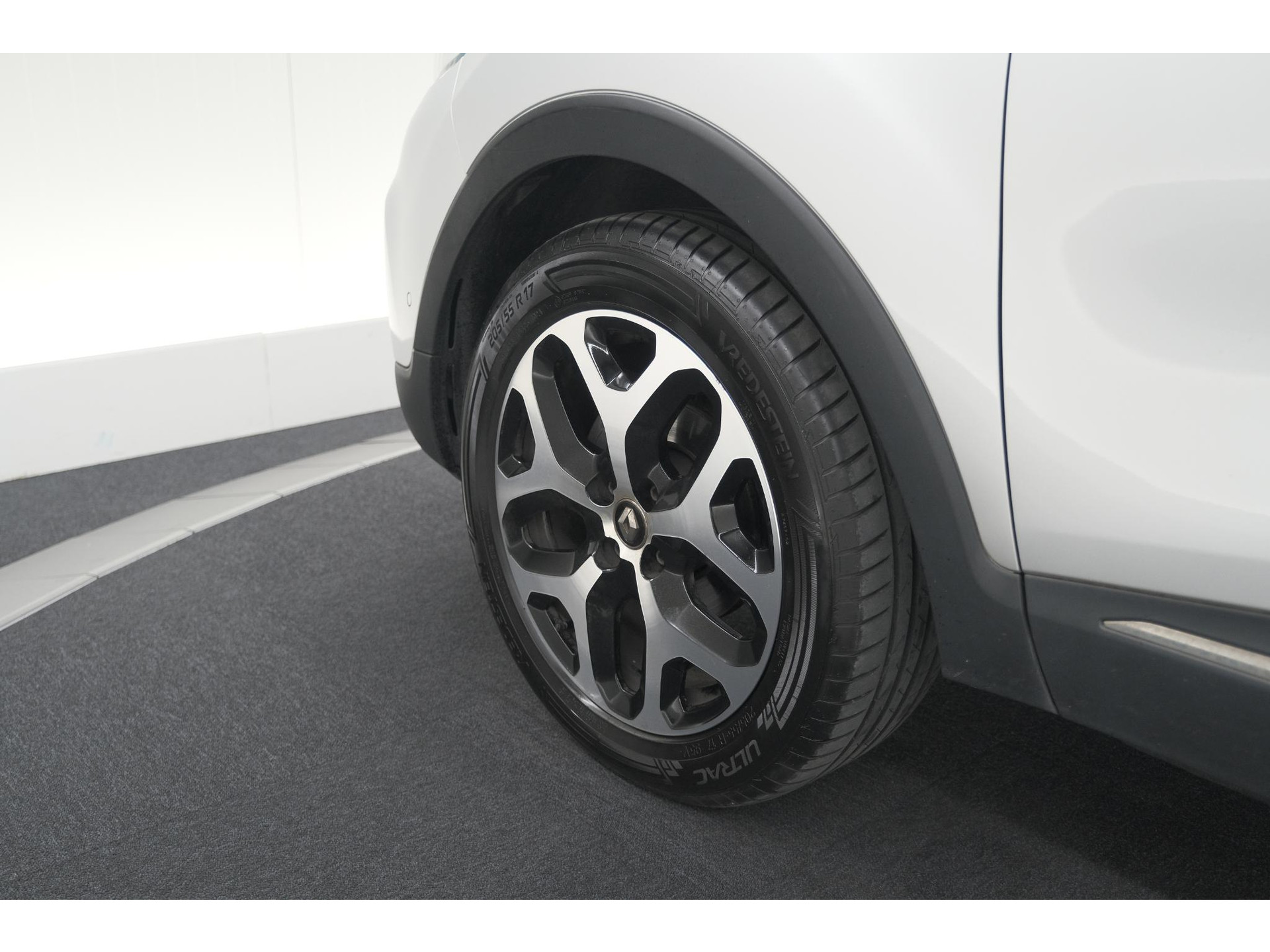 Renault Captur TCe 90 Intens | Camera | Dodehoekdetectie | Navigatie | Parkeersensoren