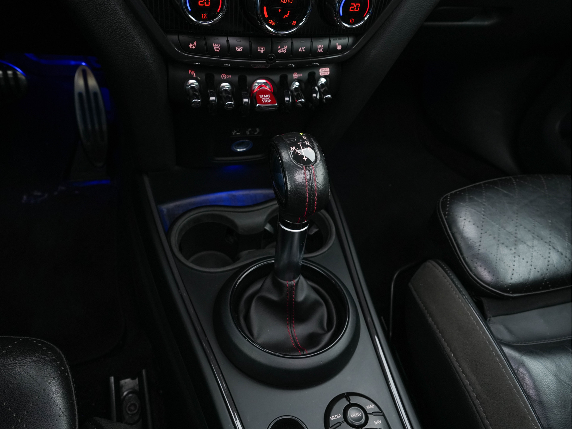 MINI Mini Countryman 2.0 Cooper SD John Cooper Works Chili Aut. *PANO | HEAD-UP | ADAPTIVE-CRUISE | FULL-LED | LEATHER-ALCANTARA  | HARMAN/KARDON | KEYLESS | CAMERA | DAB+ | AMBIENT-LIGHT | NAVI-FULLMAP | TOWBAR | HEATED-SPORTSEATS | SHIFT-PADDLES |.