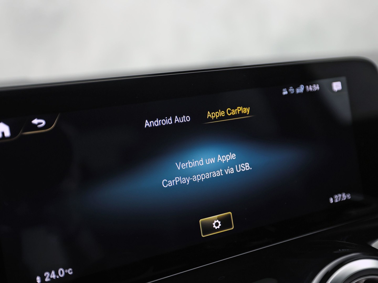Mercedes-Benz GLA 200 AMG Sport 163Pk Automaat (PANORAMADAK, GROOT NAVI, SFEERVERLICHTING, CAMERA, SPORTSTOELEN, STOELVERWARMING, GETINT GLAS, NIEUWSTAAT)