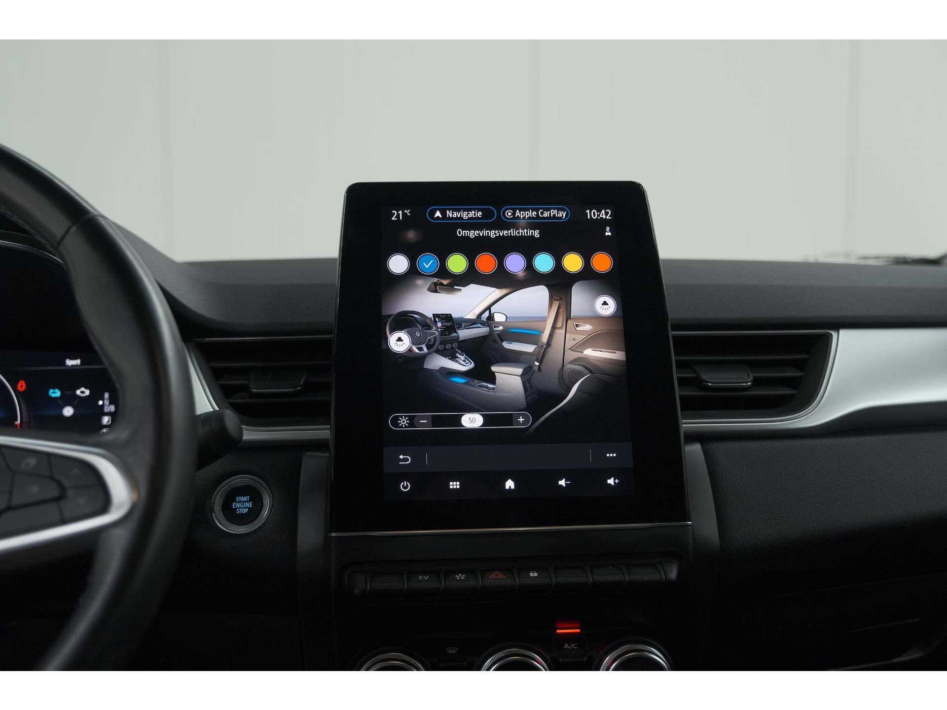 Renault Captur 1.6 E-Tech Plug-in Hybrid 160 Intens | Trekhaak | Camera | Adaptieve Cruise Control | Dodehoekdetectie