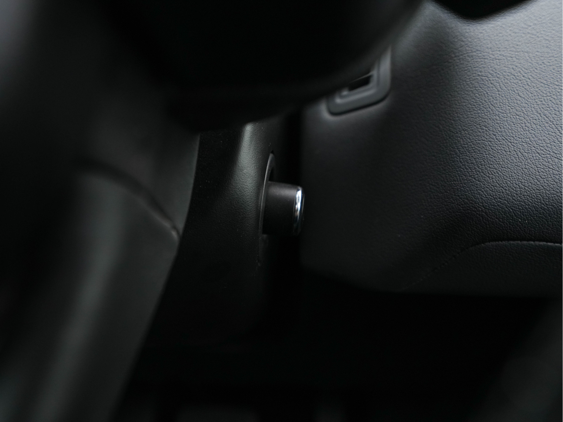 Land Rover Range Rover Sport 3.0 TDV6 HSE Dynamic [ 7-Pers ] Aut. *PANO | LEATHER | BI-XENON | NAVI-FULLMAP | CAMERA | CRUISE | HEAD-UP | MEMORY-PACK | HEATED-COMFORTSEATS | PRIVACY-GLASS | SHIFT-PADDLES | TOWBAR | 20"ALU*